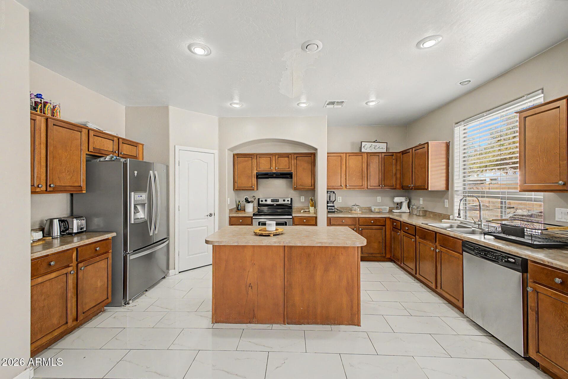 4112 S 104TH Lane, Tolleson, AZ 85353 — photo 15 of 37