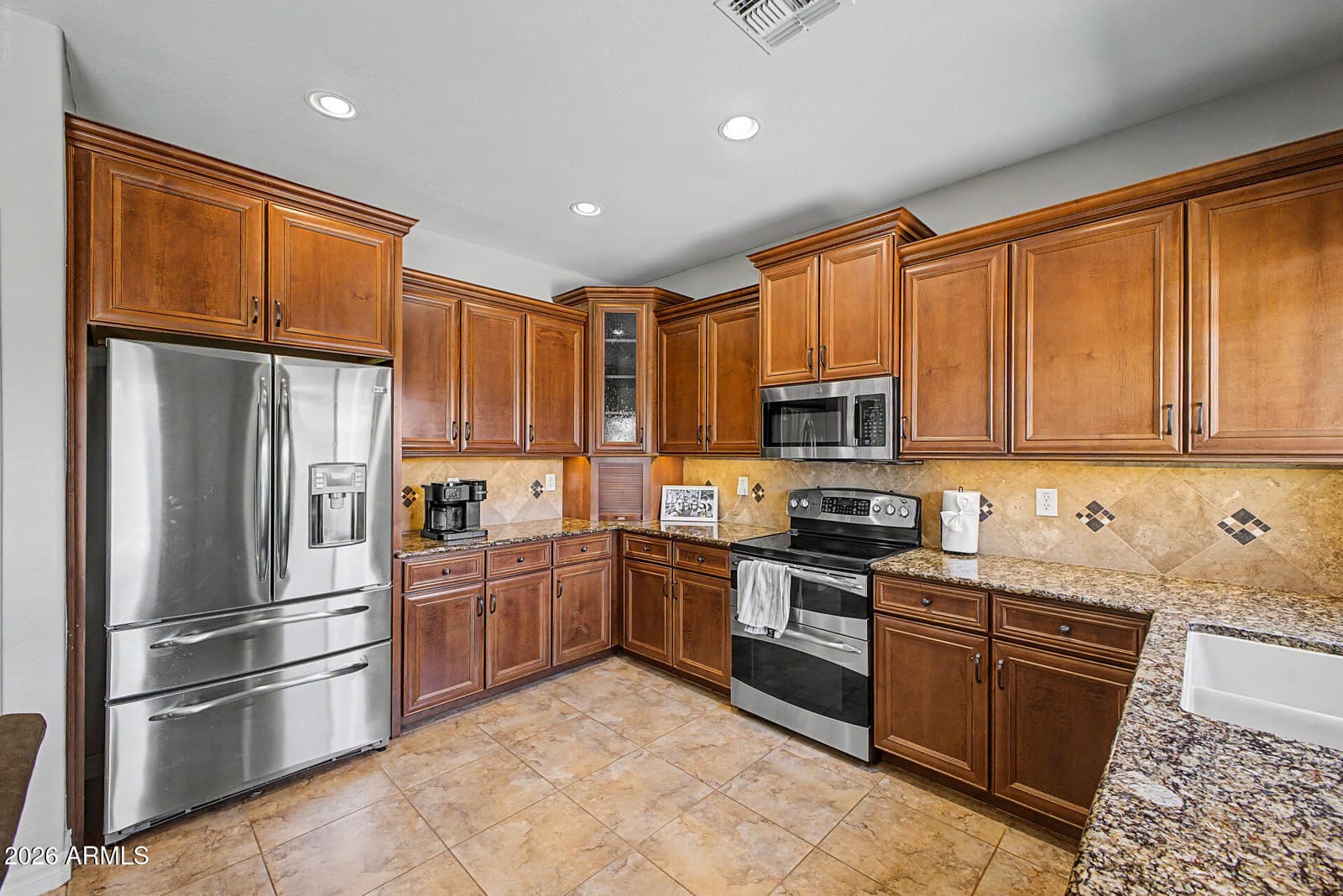 398 W LYLE Avenue, San Tan Valley, AZ 85140 — photo 6 of 60