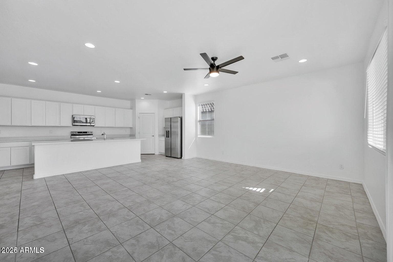 1135 E WESTWOOD Drive, Casa Grande, AZ 85122 — photo 8 of 33