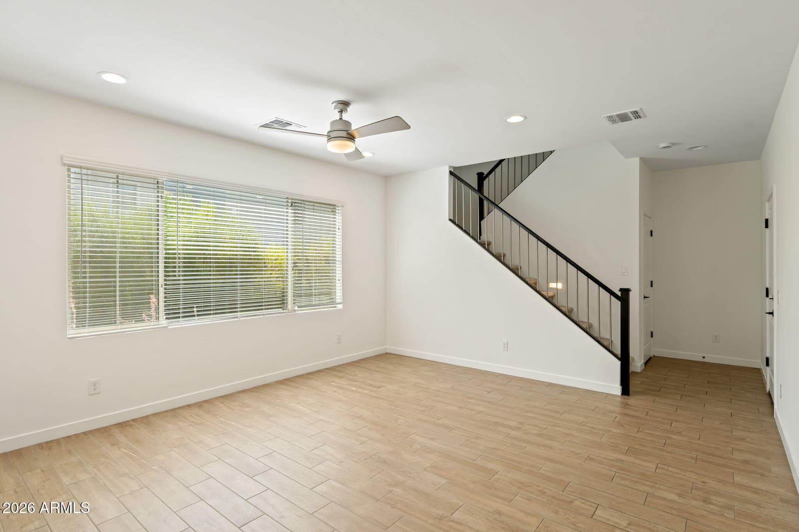 6424 N 17TH Place, Phoenix, AZ 85016 — photo 9 of 30