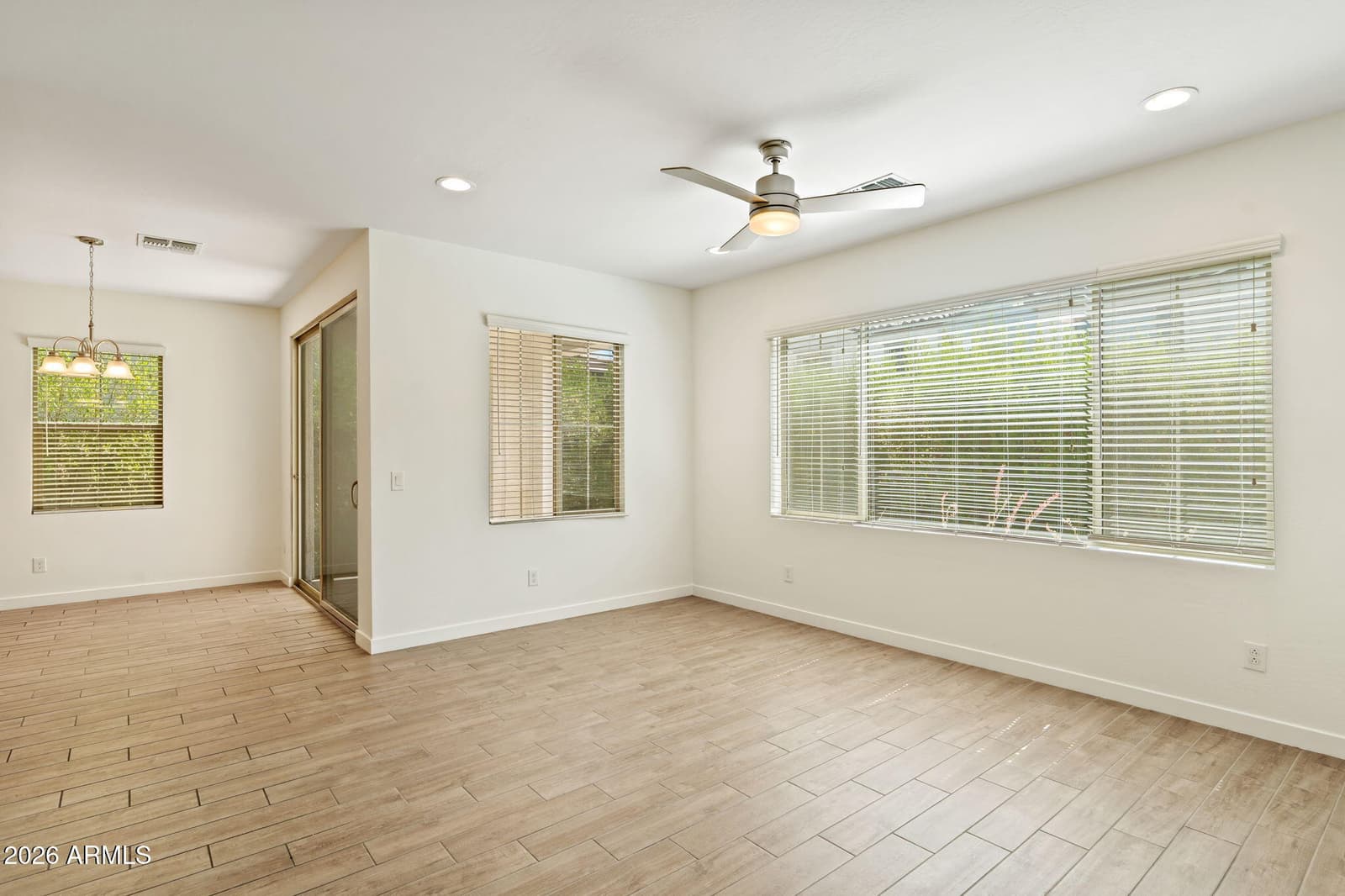 6424 N 17TH Place, Phoenix, AZ 85016 — photo 10 of 30