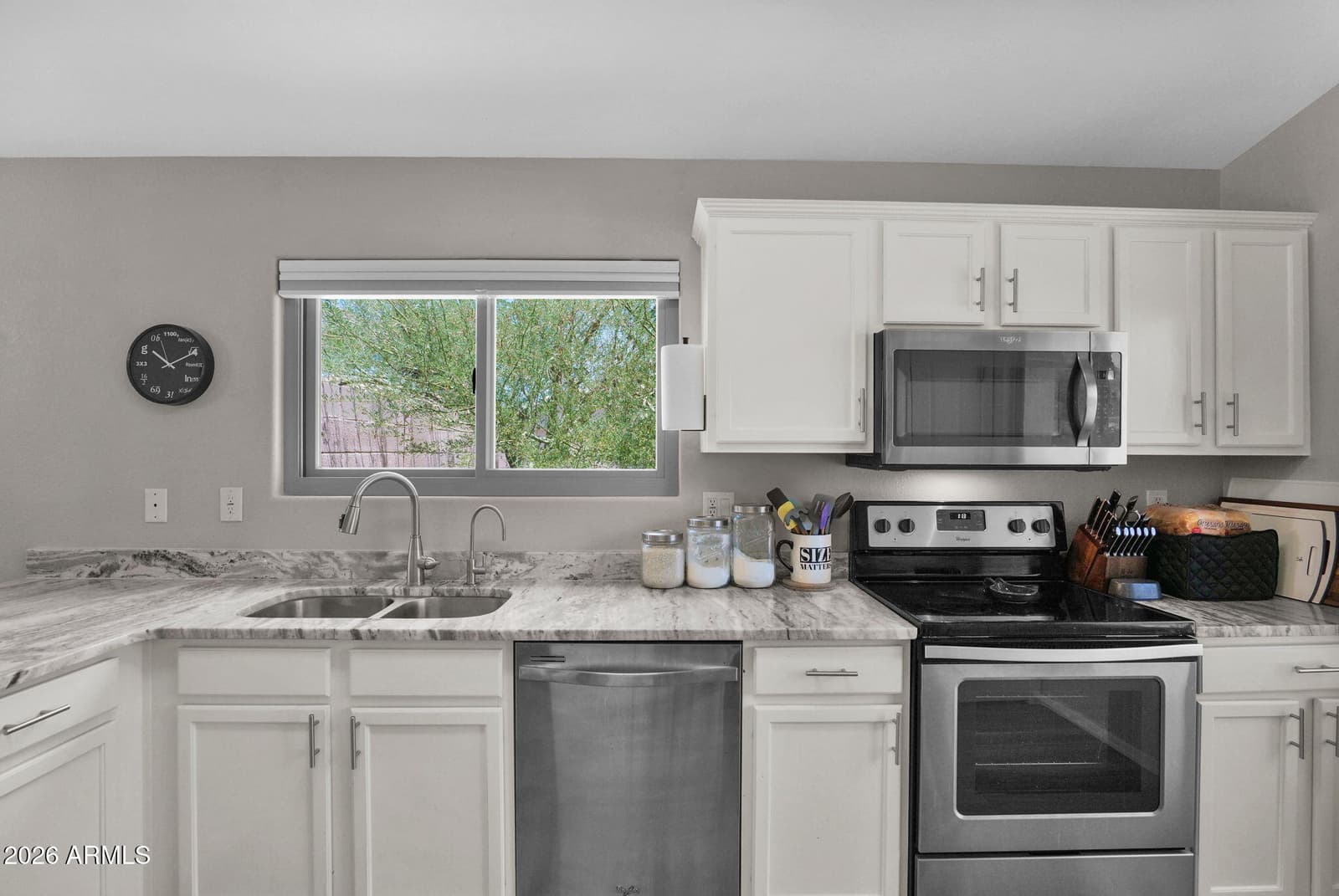 2258 E SOFT WIND Drive, Phoenix, AZ 85024 — photo 9 of 37