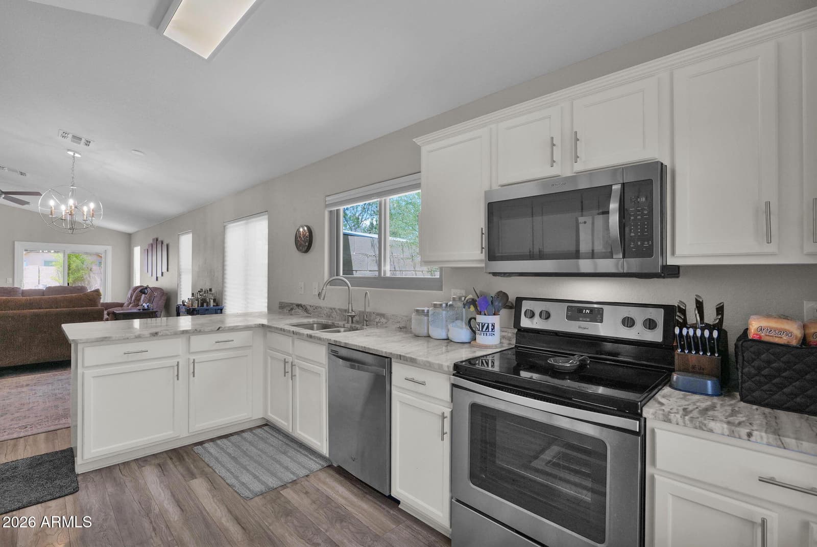 2258 E SOFT WIND Drive, Phoenix, AZ 85024 — photo 10 of 37