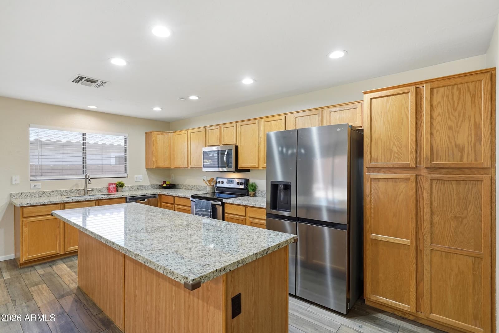 8744 W LONE CACTUS Drive, Peoria, AZ 85382 — photo 5 of 31