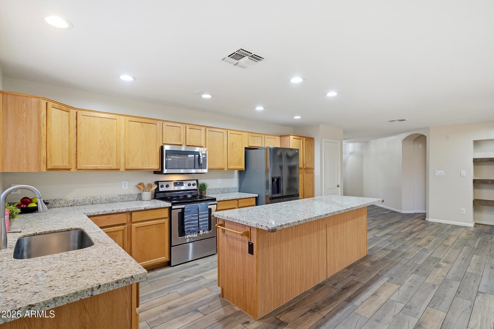 8744 W LONE CACTUS Drive, Peoria, AZ 85382 — photo 6 of 31