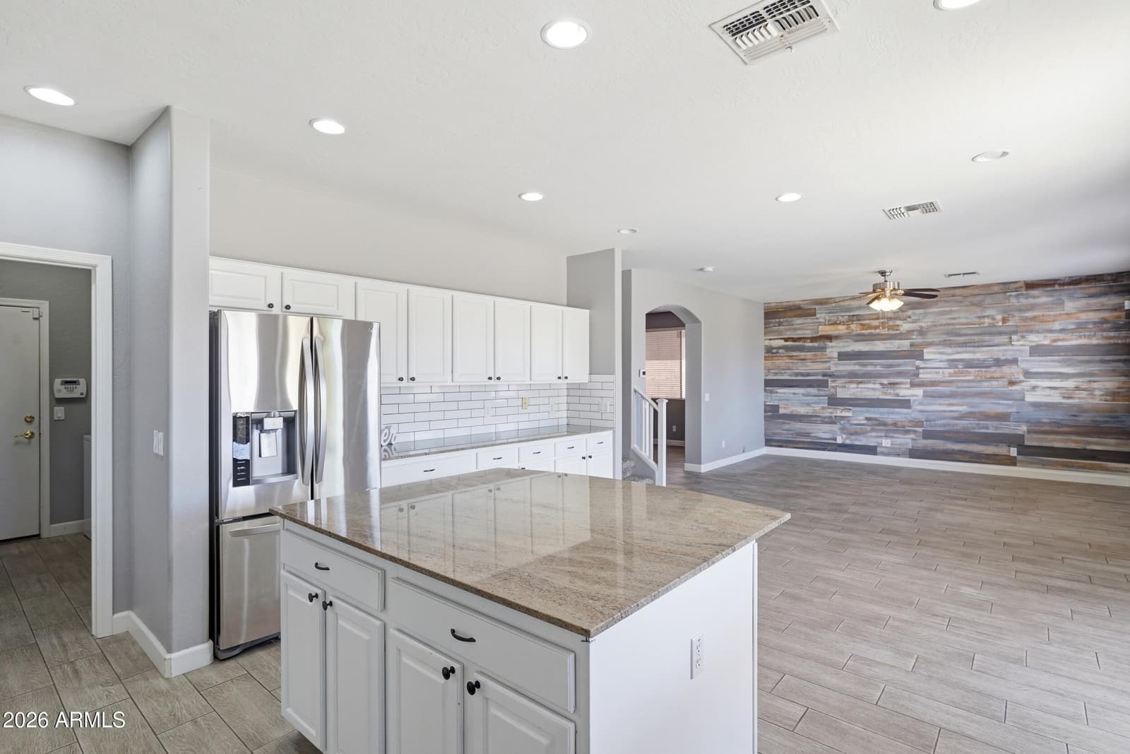 7407 W HONEYSUCKLE Drive, Peoria, AZ 85383 — photo 9 of 39