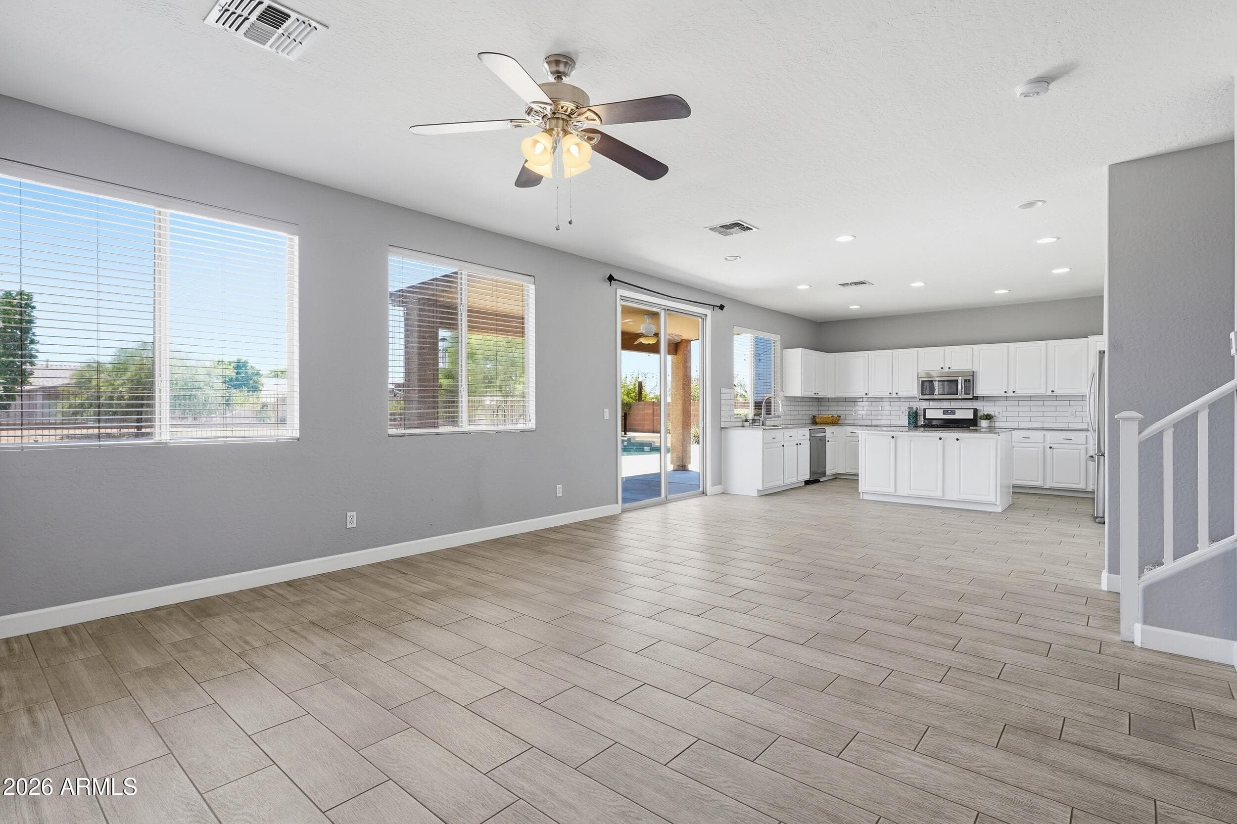 7407 W HONEYSUCKLE Drive, Peoria, AZ 85383 — photo 6 of 39
