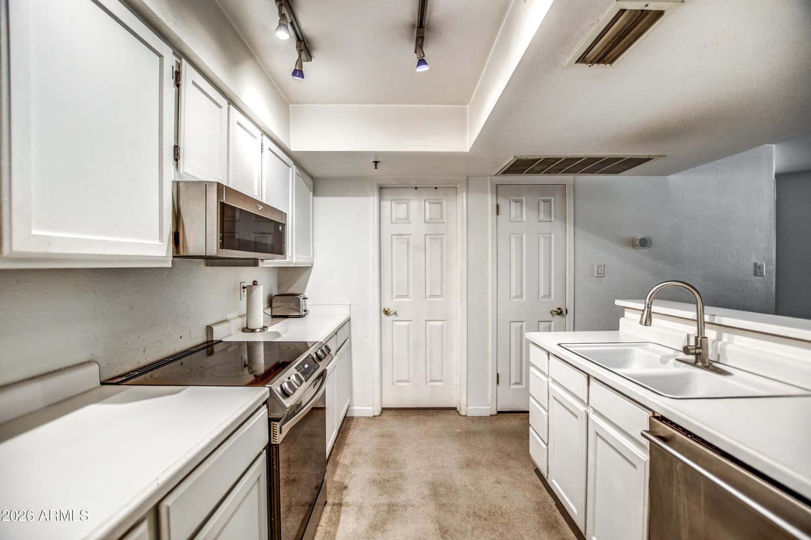100 E FILLMORE Street 117, Phoenix, AZ 85004 — photo 11 of 20
