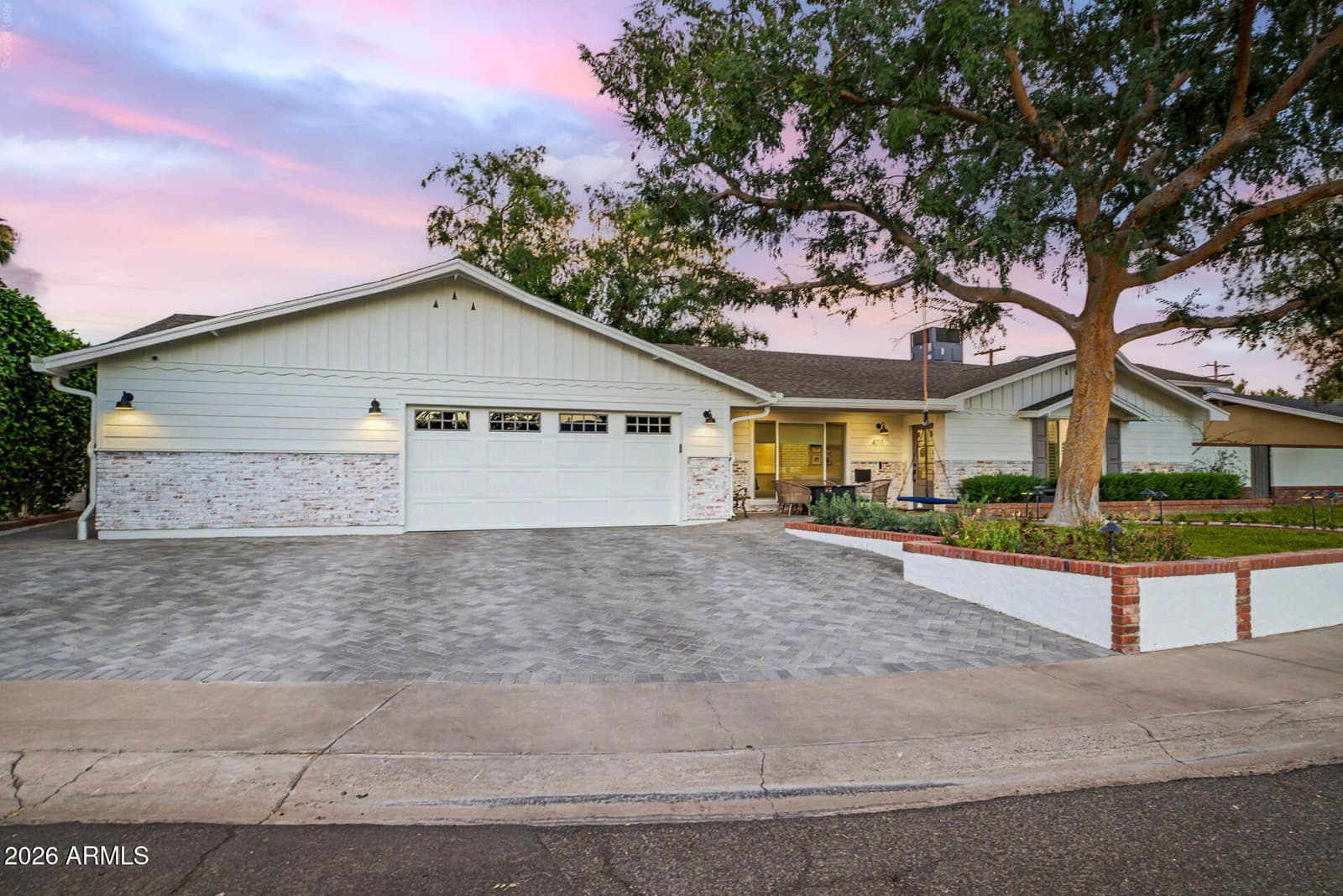 4711 N 33RD Street, Phoenix, AZ 85018 — photo 10 of 109
