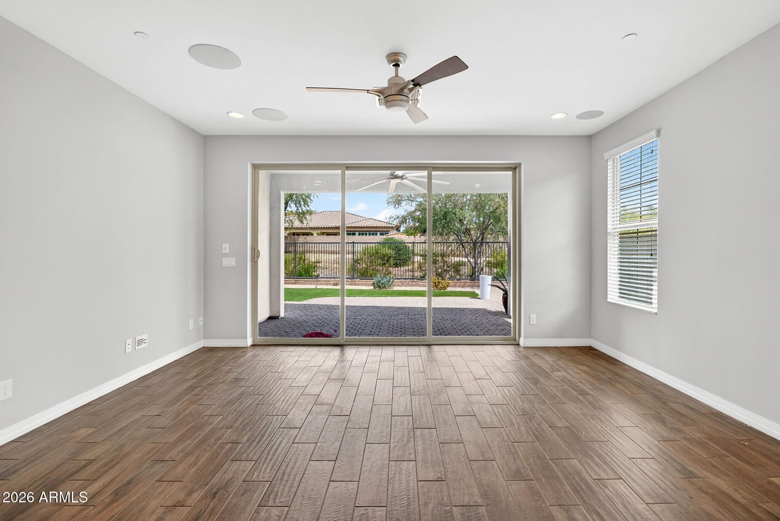 12124 W PEAK VIEW Road, Peoria, AZ 85383 — photo 10 of 38