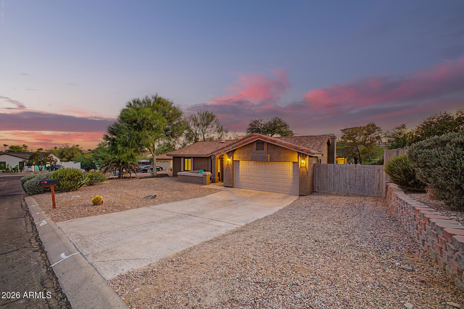 15210 N PEACHTREE Lane, Fountain Hills, AZ 85268 — photo 2 of 34