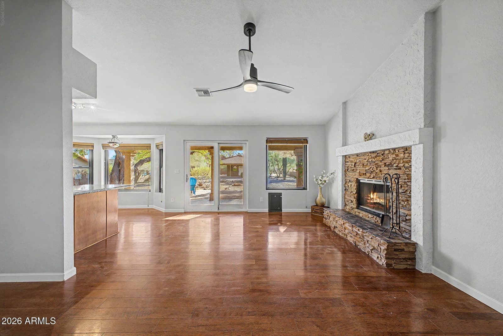 15210 N PEACHTREE Lane, Fountain Hills, AZ 85268 — photo 4 of 34