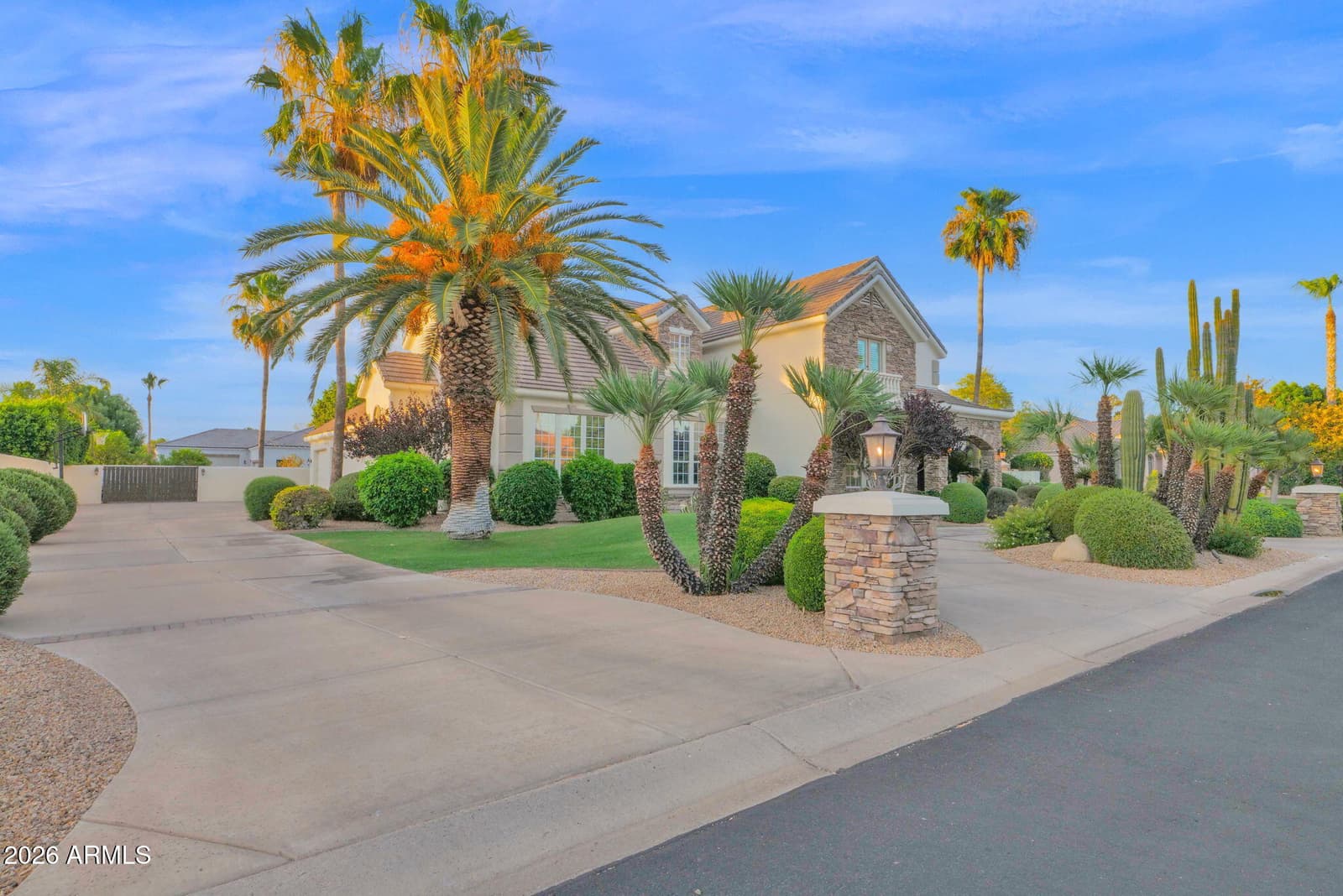 3520 E DOVER Street, Mesa, AZ 85213 — photo 5 of 87