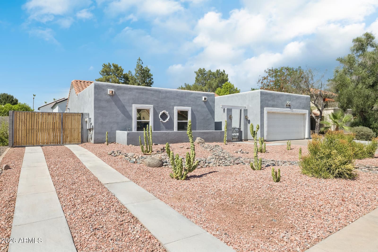 1948 E LOS ARBOLES Drive, Tempe, AZ 85284 — photo 3 of 42