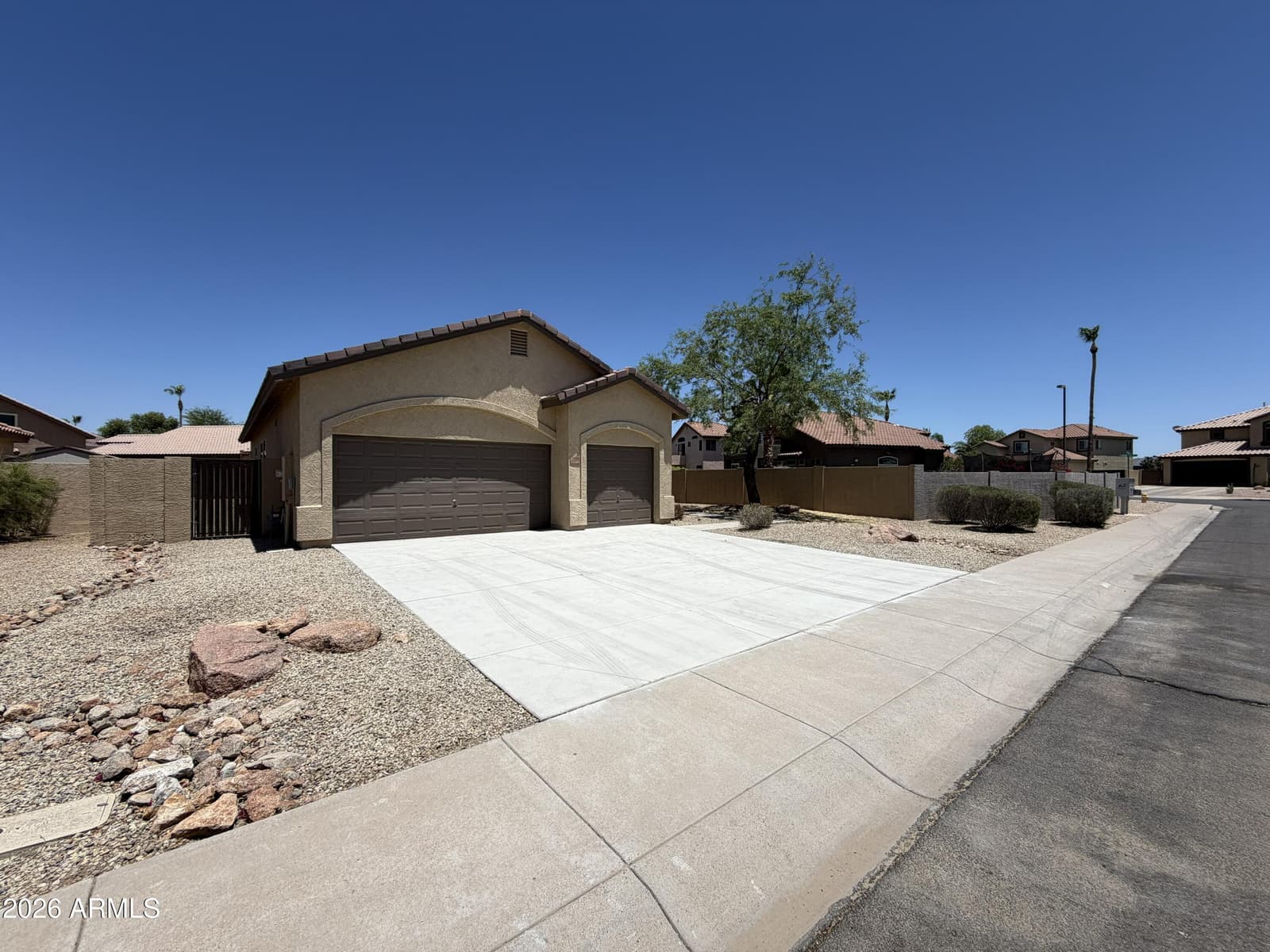 3395 S COLT Drive, Gilbert, AZ 85297 — photo 2 of 30