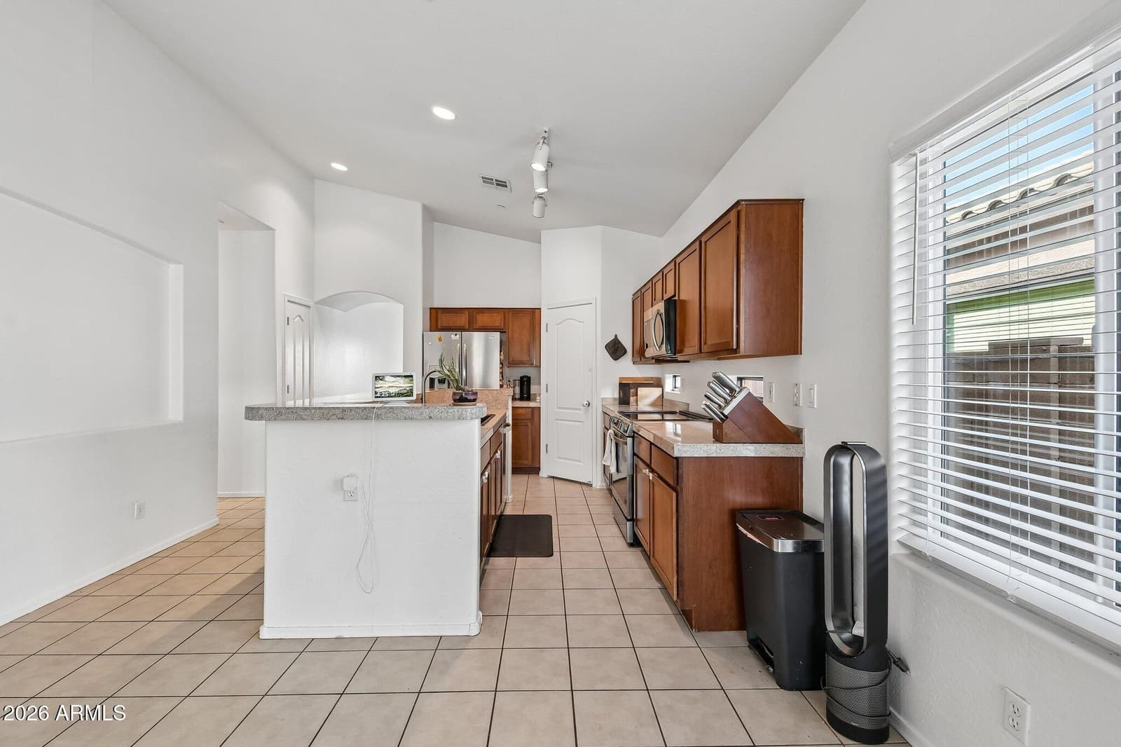 5315 E CARMEL Avenue, Mesa, AZ 85206 — photo 10 of 24