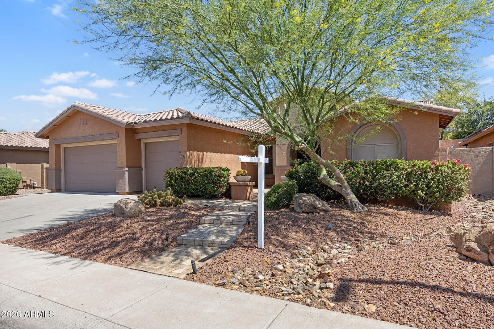 2940 W ADVENTURE Drive, Anthem, AZ 85086 — photo 2 of 64