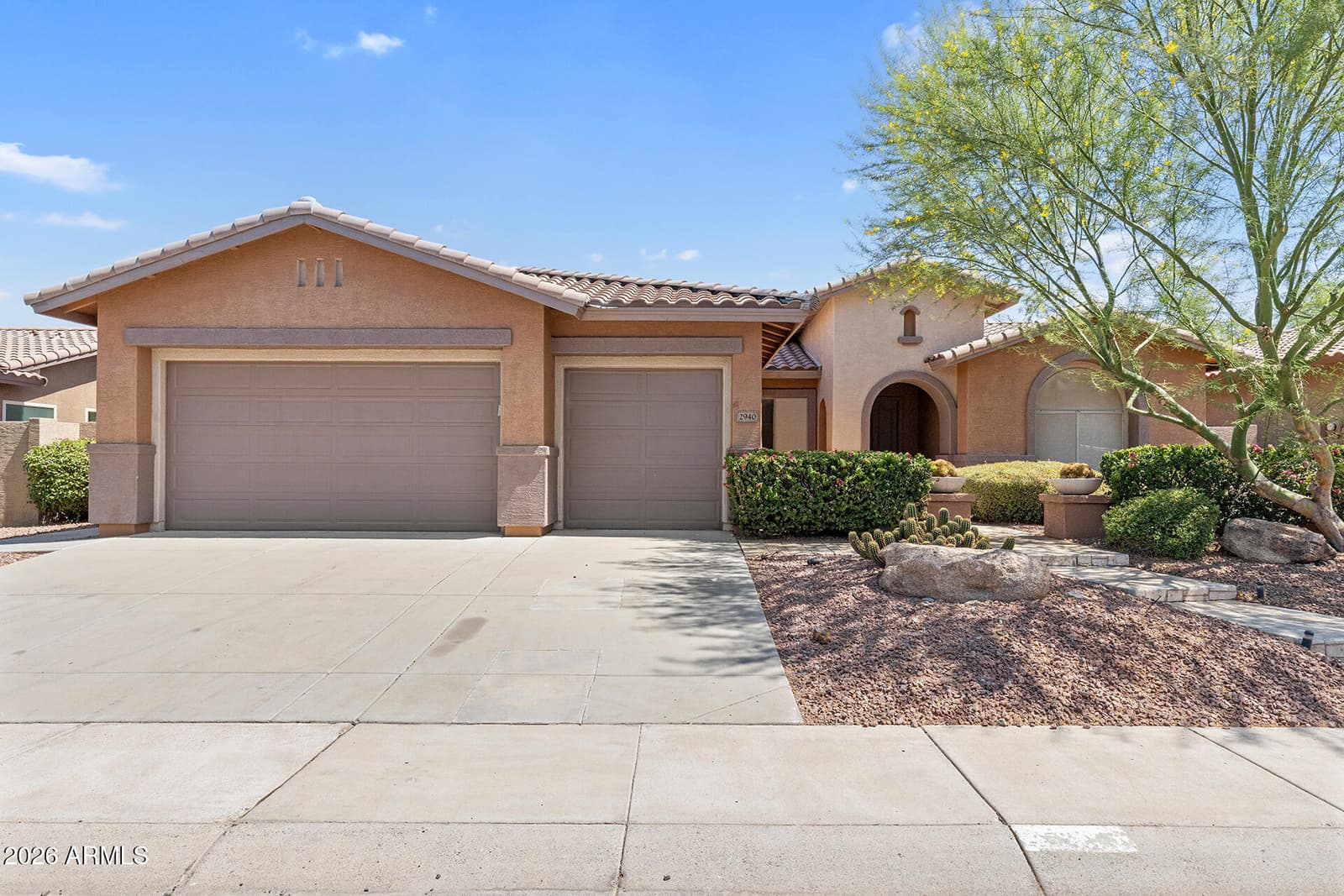 2940 W ADVENTURE Drive, Anthem, AZ 85086 — photo 4 of 64