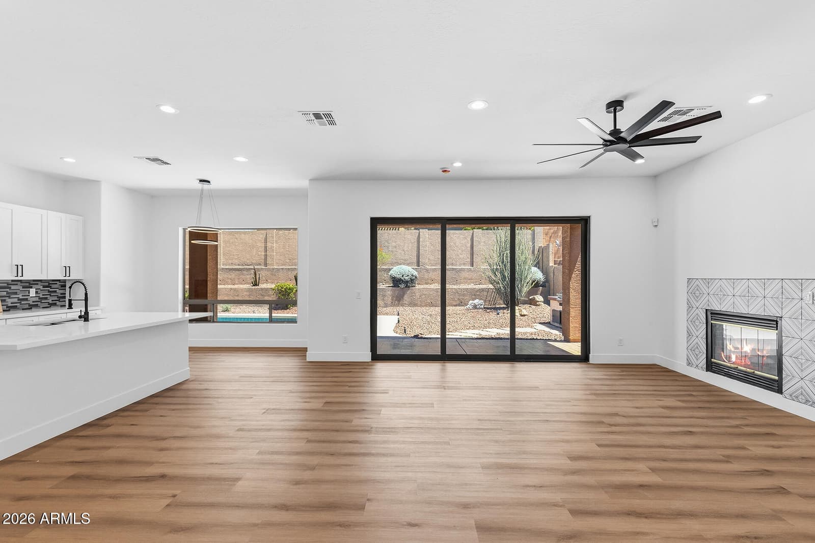 2940 W ADVENTURE Drive, Anthem, AZ 85086 — photo 7 of 64