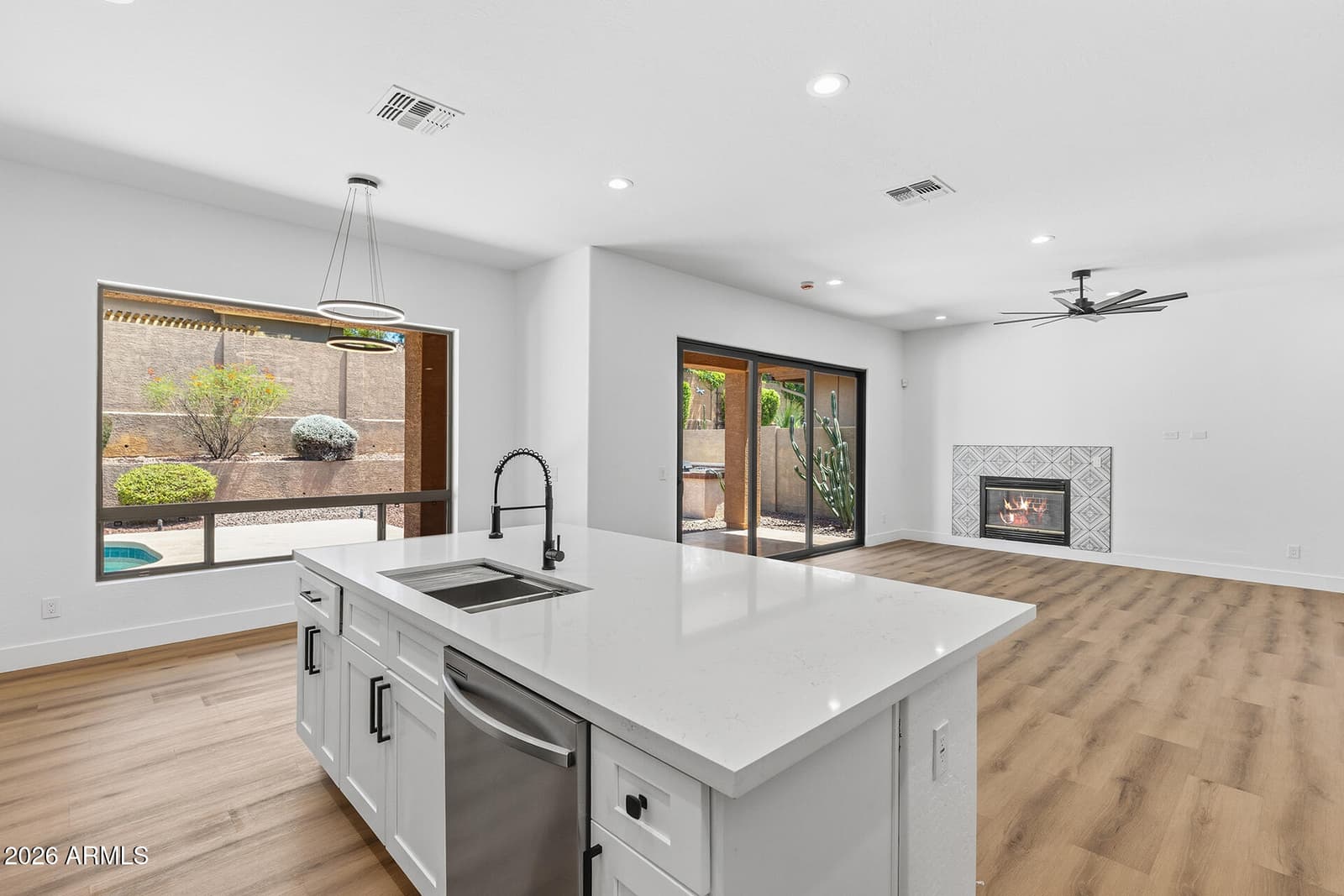 2940 W ADVENTURE Drive, Anthem, AZ 85086 — photo 9 of 64