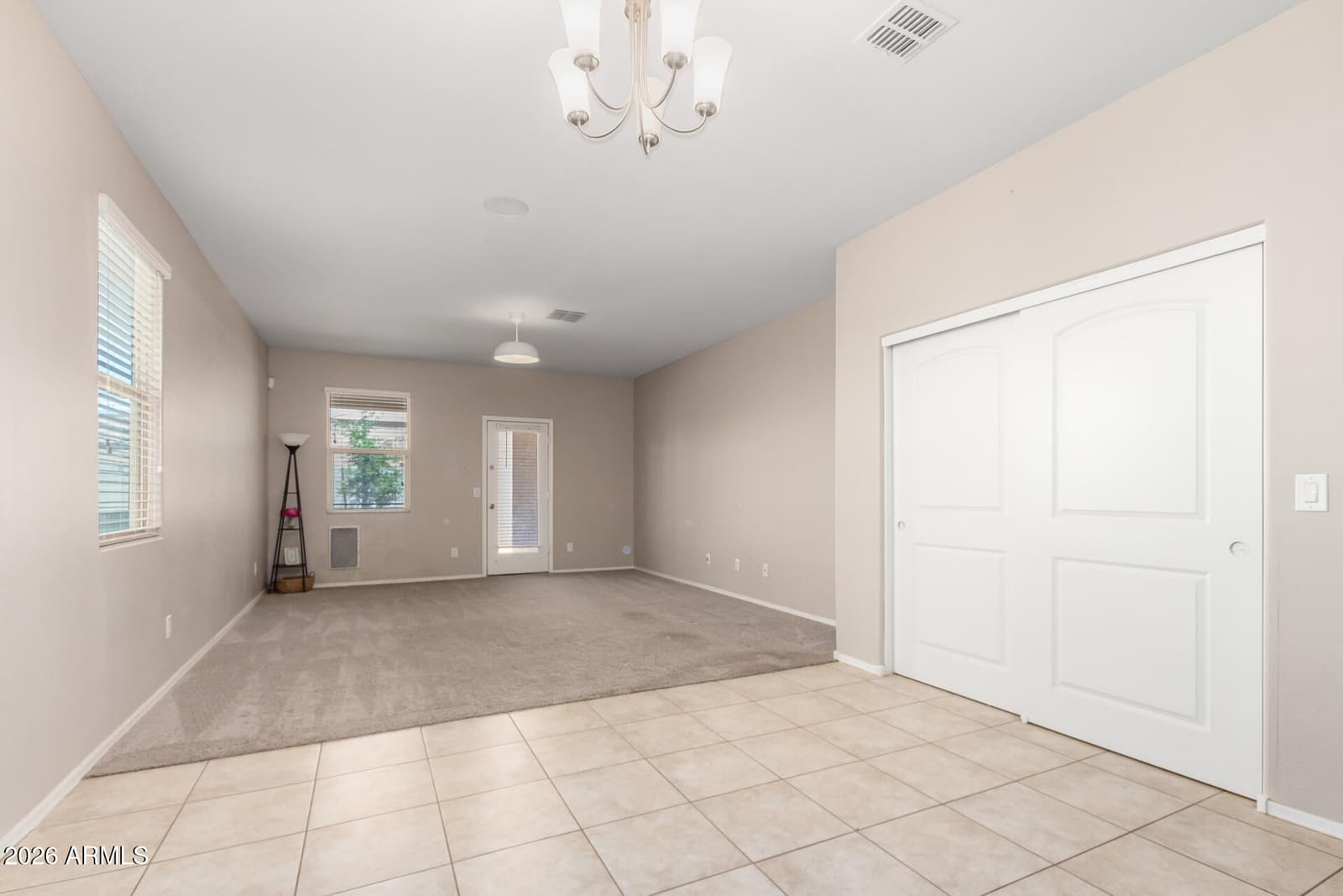 2926 W KOWALSKY Lane, Phoenix, AZ 85041 — photo 4 of 33