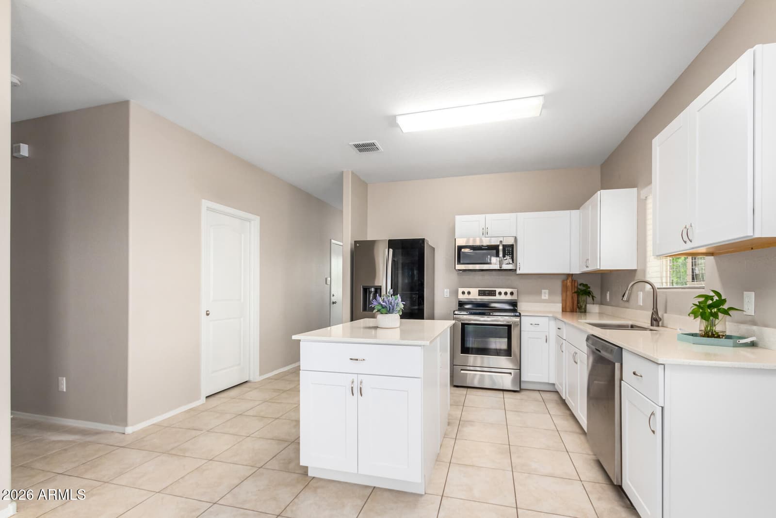 2926 W KOWALSKY Lane, Phoenix, AZ 85041 — photo 16 of 33