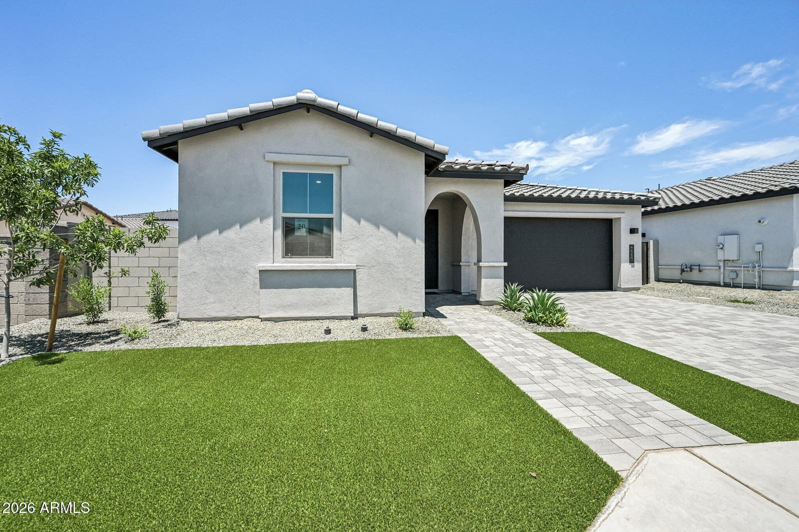 7950 W LOMA Lane, Peoria, AZ 85345 — photo 2 of 47