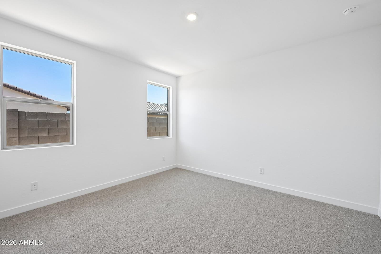 7950 W LOMA Lane, Peoria, AZ 85345 — photo 15 of 47