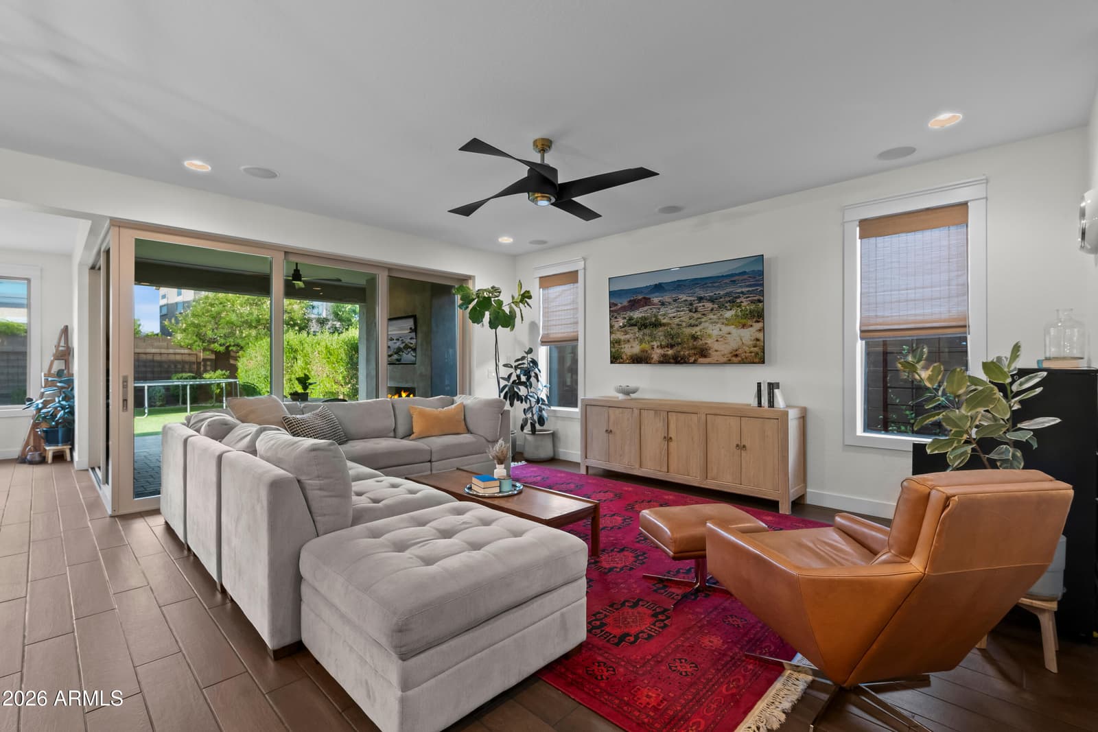 2916 E TINA Drive, Phoenix, AZ 85050 — photo 4 of 76