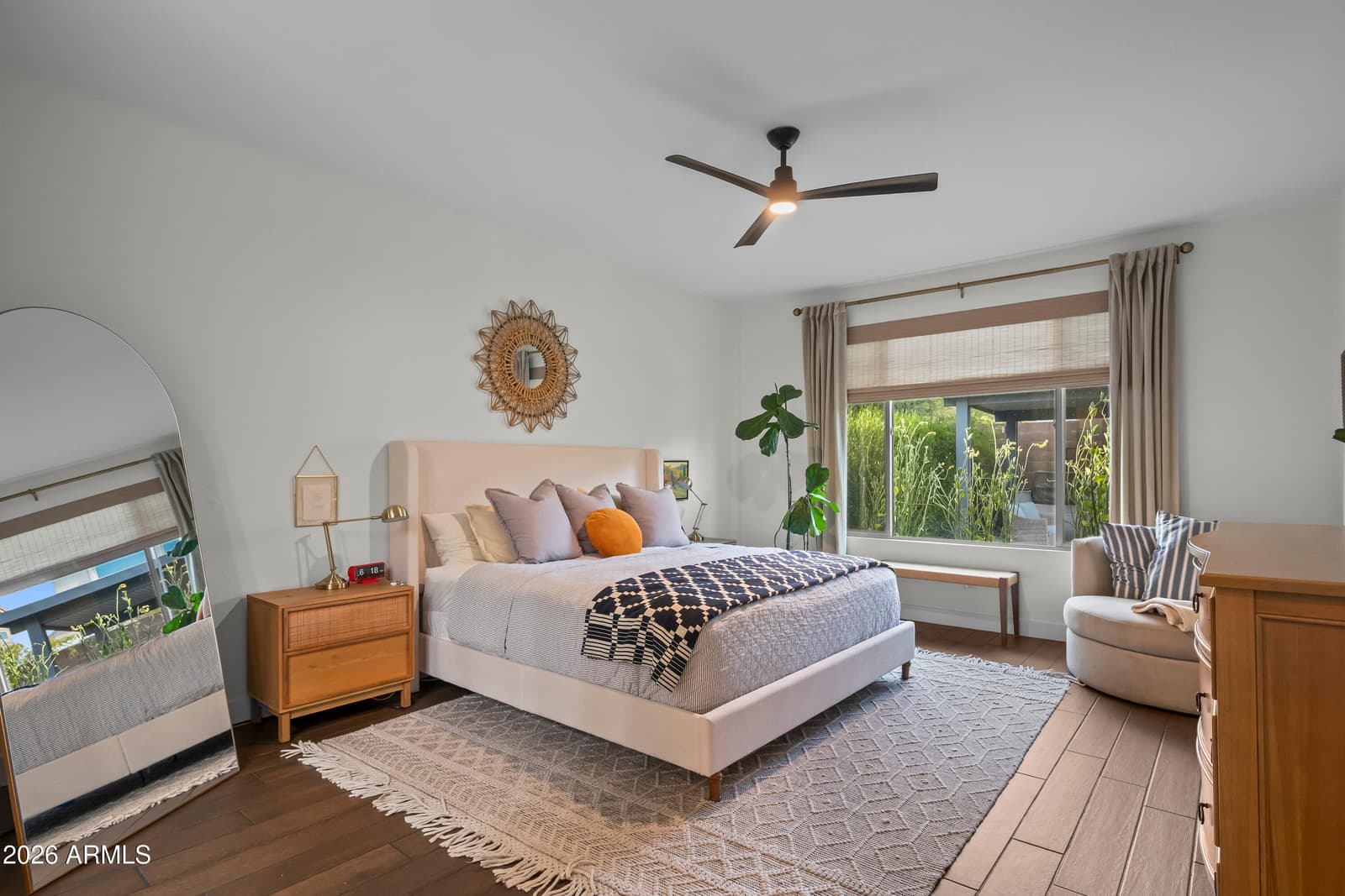2916 E TINA Drive, Phoenix, AZ 85050 — photo 9 of 76
