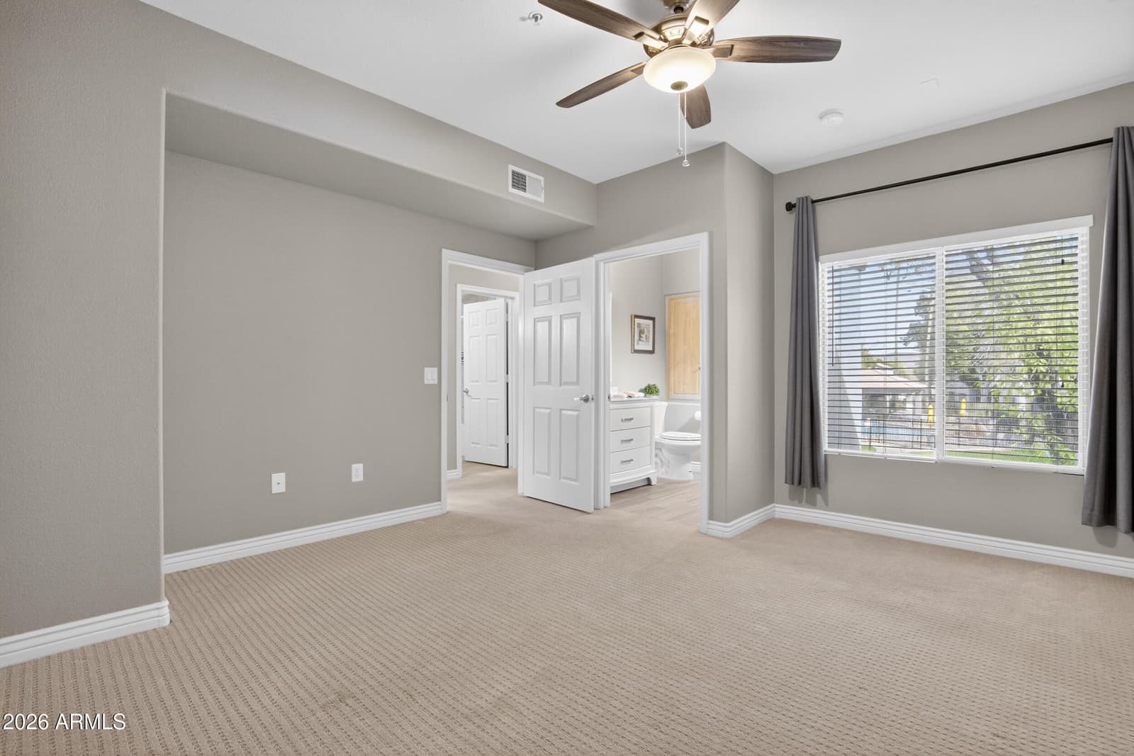 7401 W ARROWHEAD CLUBHOUSE Drive 2045, Glendale, AZ 85308 — photo 17 of 38