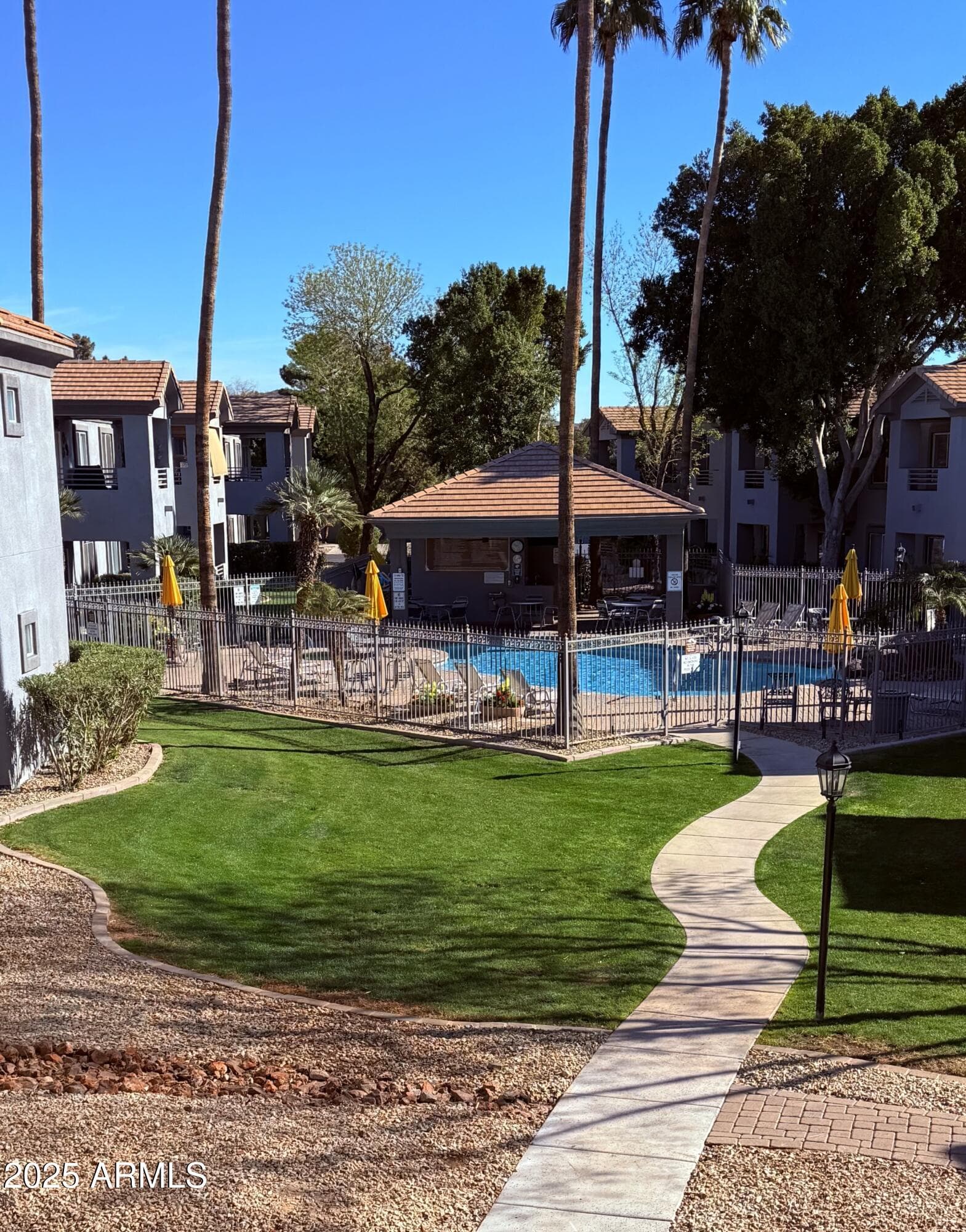 7401 W ARROWHEAD CLUBHOUSE Drive 2045, Glendale, AZ 85308 — photo 30 of 38