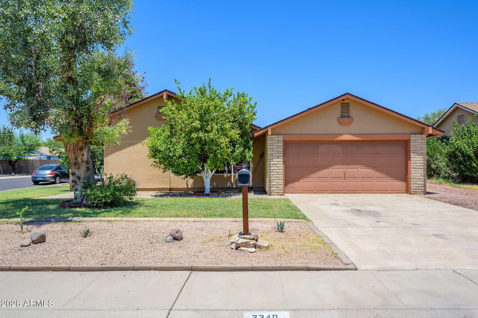 2340 W PONDEROSA Lane, Phoenix, AZ 85023 — photo 1 of 35