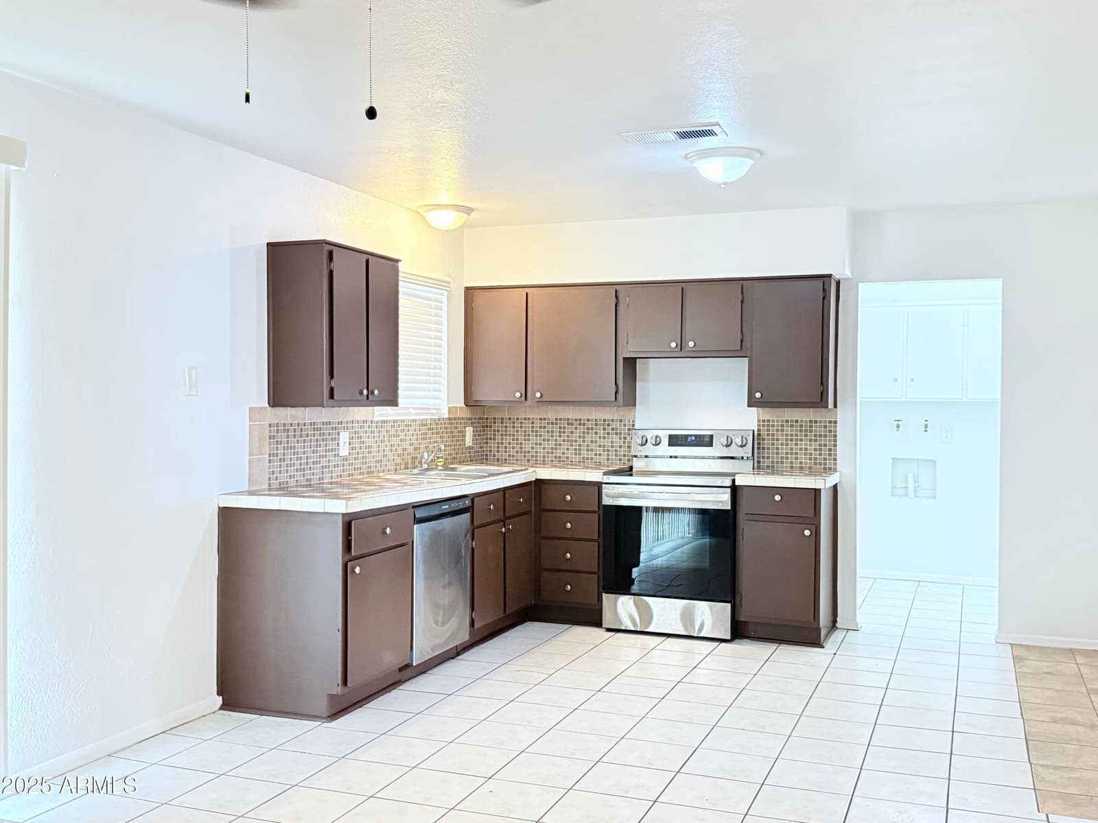 7202 N 36TH Avenue N, Phoenix, AZ 85051 — photo 2 of 31
