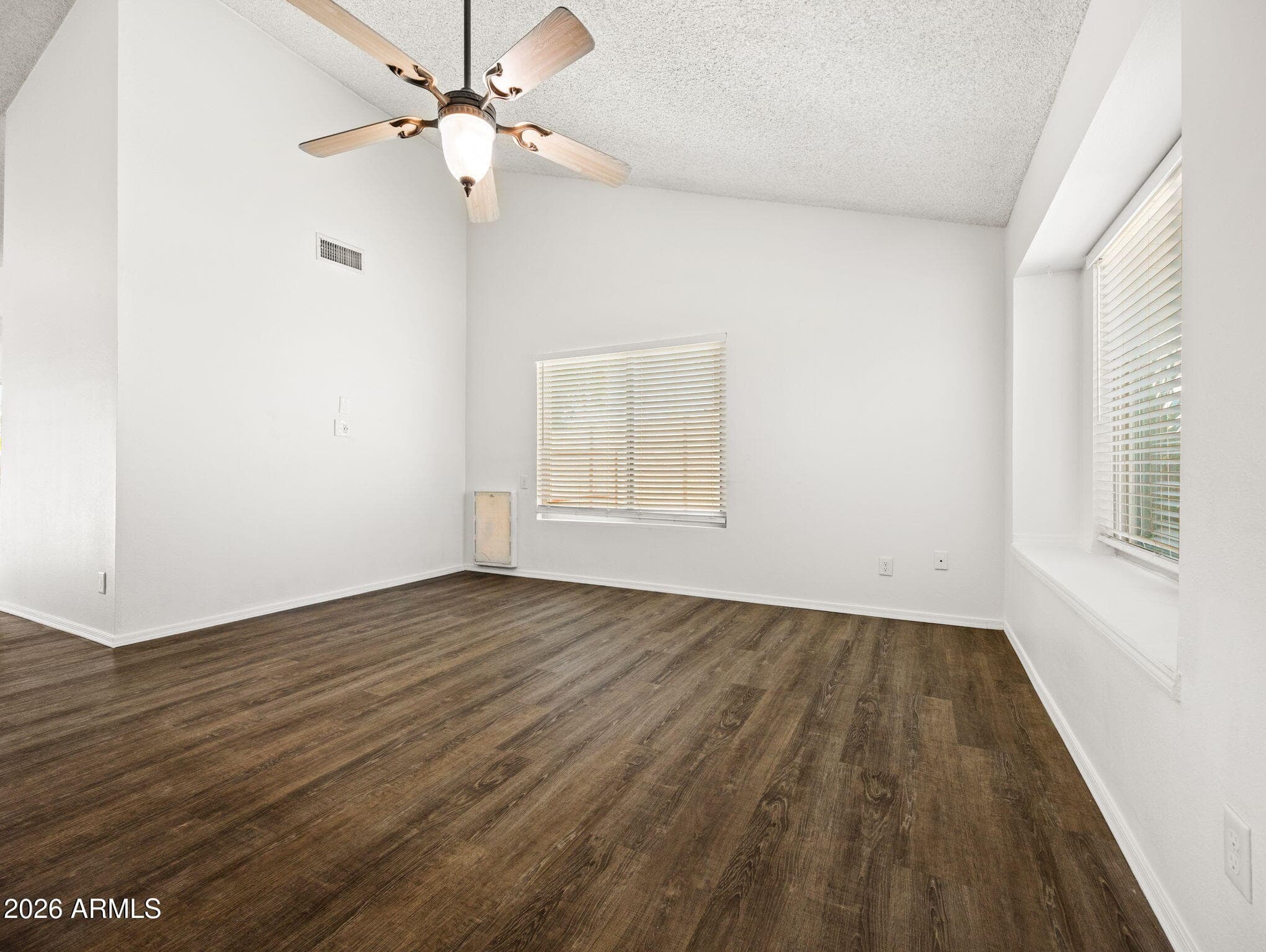10601 N 72nd Avenue, Peoria, AZ 85345 — photo 9 of 50
