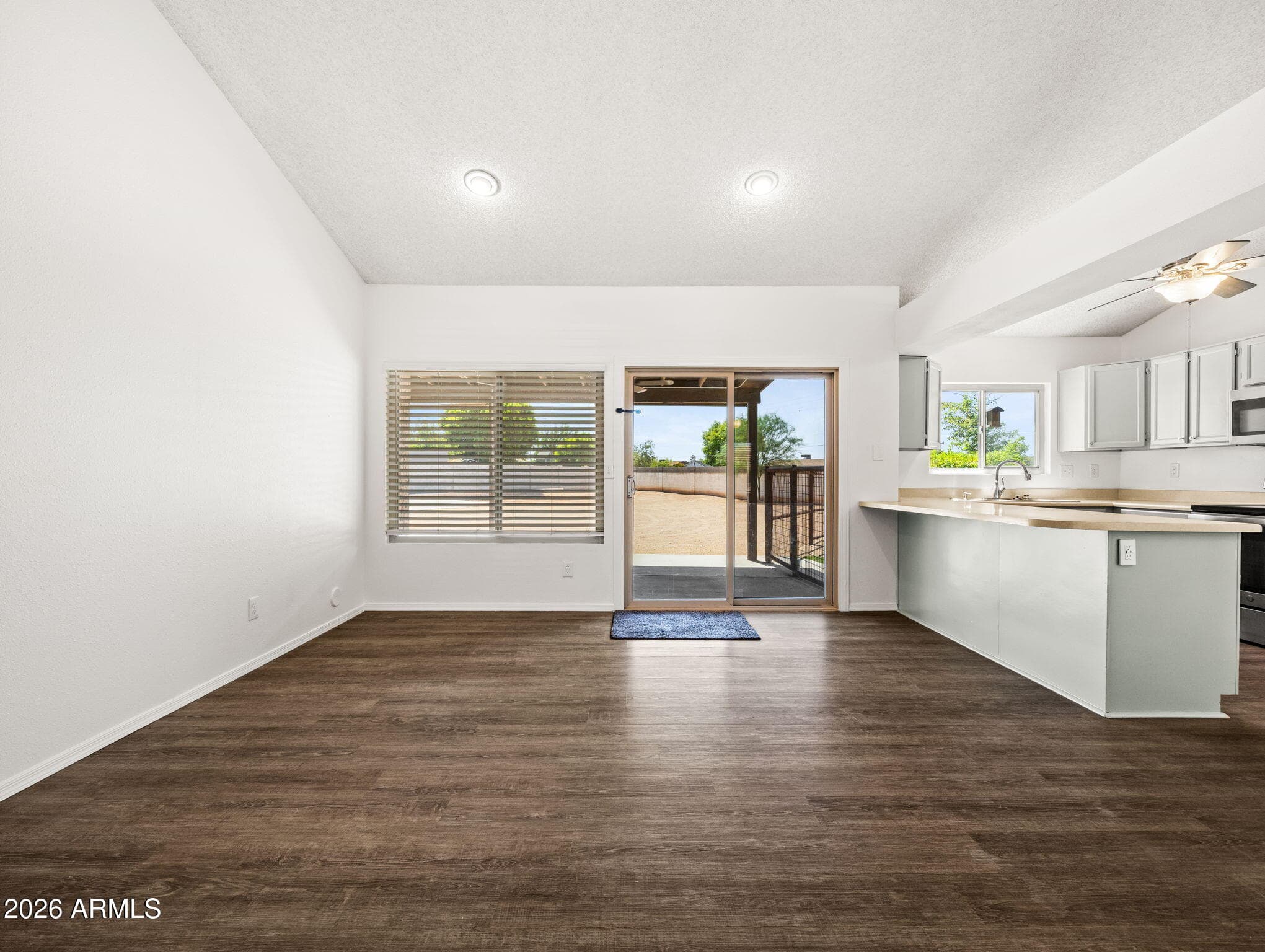 10601 N 72nd Avenue, Peoria, AZ 85345 — photo 15 of 50