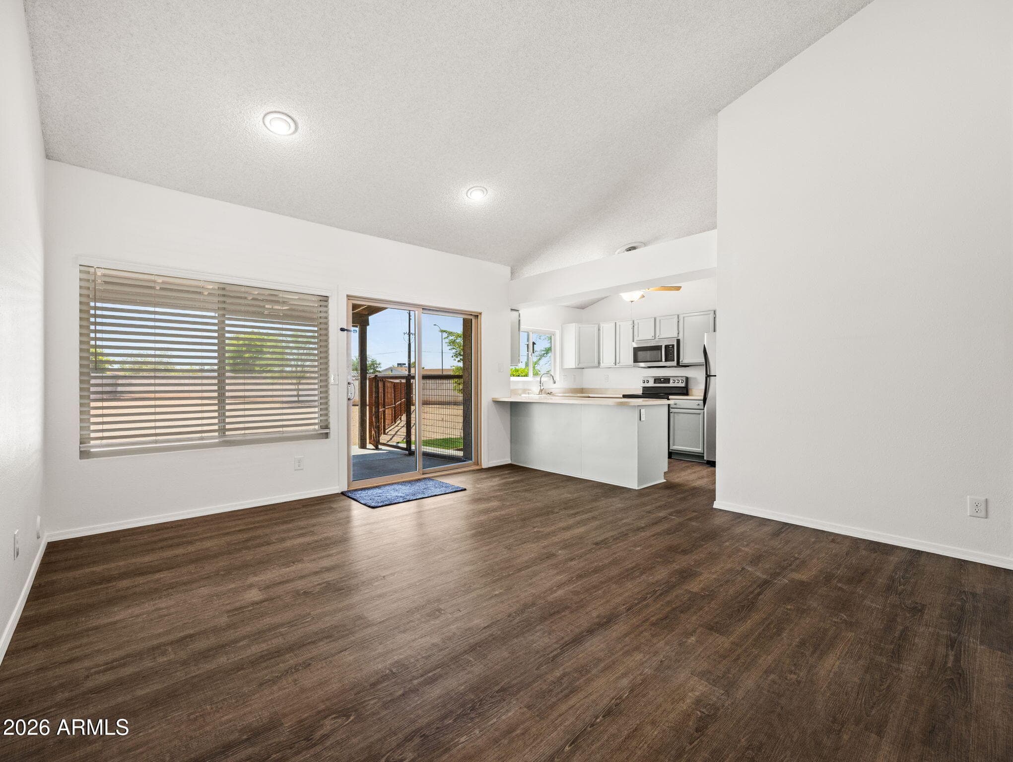 10601 N 72nd Avenue, Peoria, AZ 85345 — photo 17 of 50
