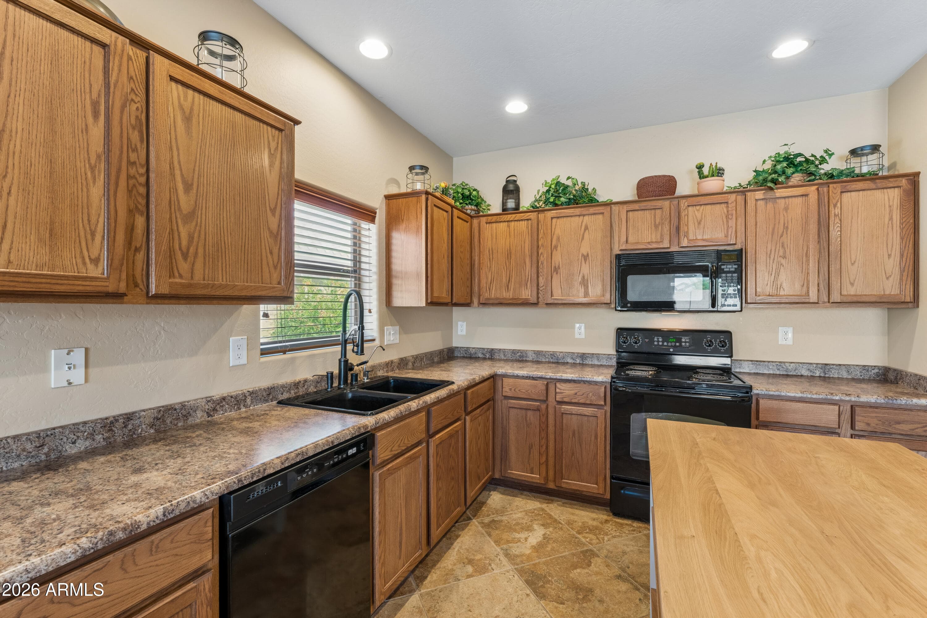 18260 E EL AMANCER, Gold Canyon, AZ 85118 — photo 16 of 40