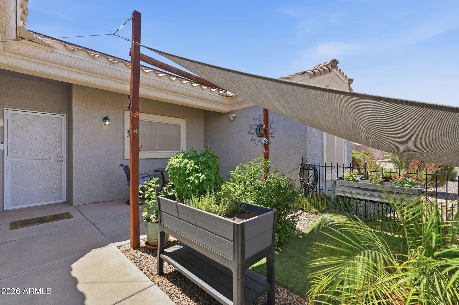 14236 S AVALON Road, Arizona City, AZ 85123 — photo 5 of 28