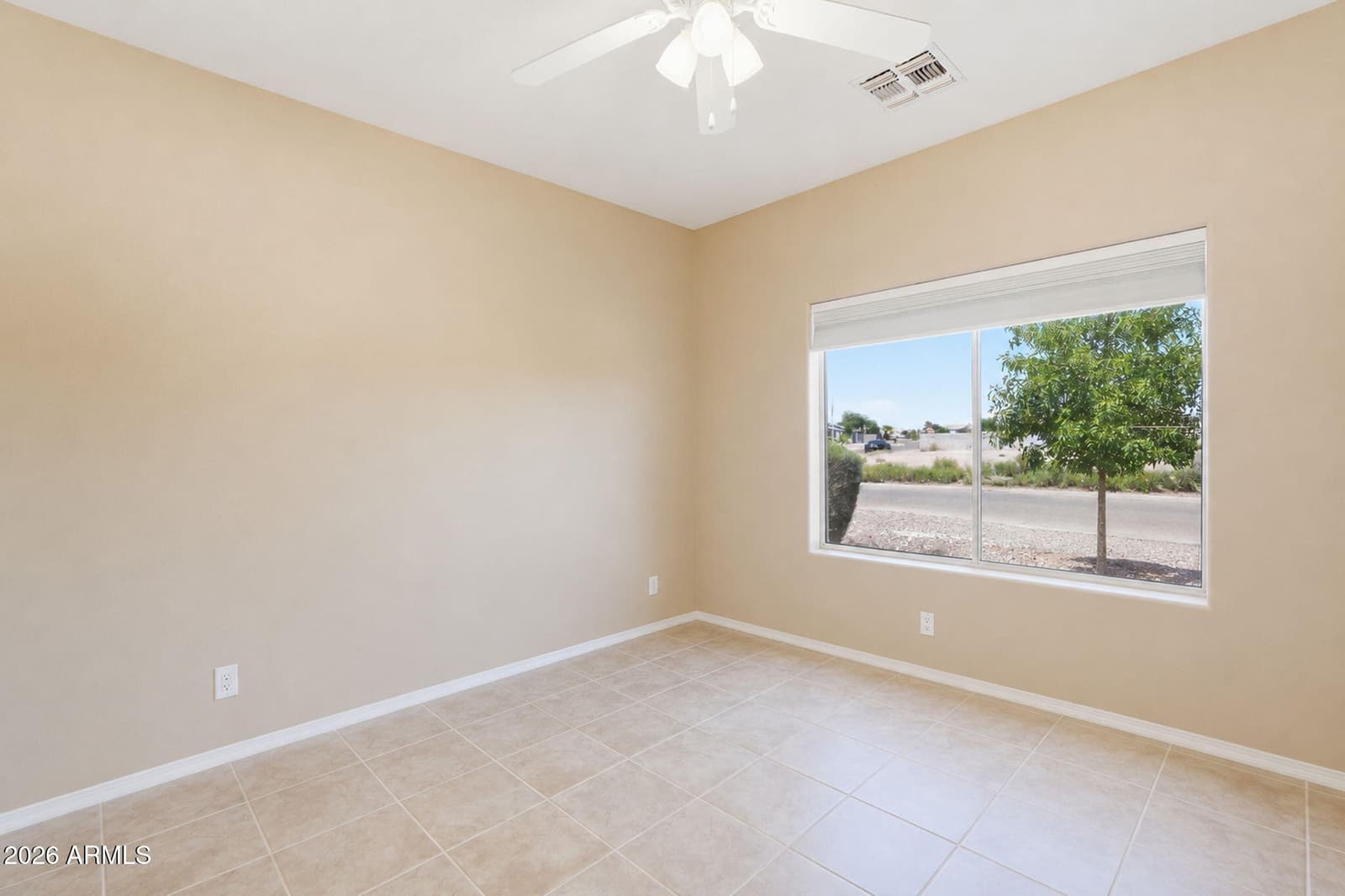 14236 S AVALON Road, Arizona City, AZ 85123 — photo 12 of 28