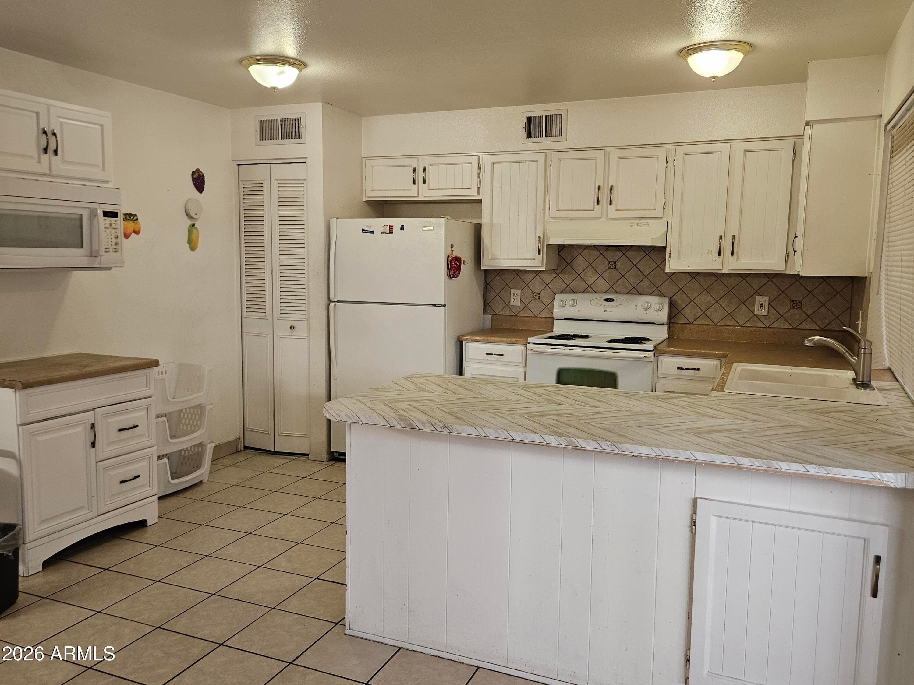 6602 N 46TH Avenue, Glendale, AZ 85301 — photo 7 of 30