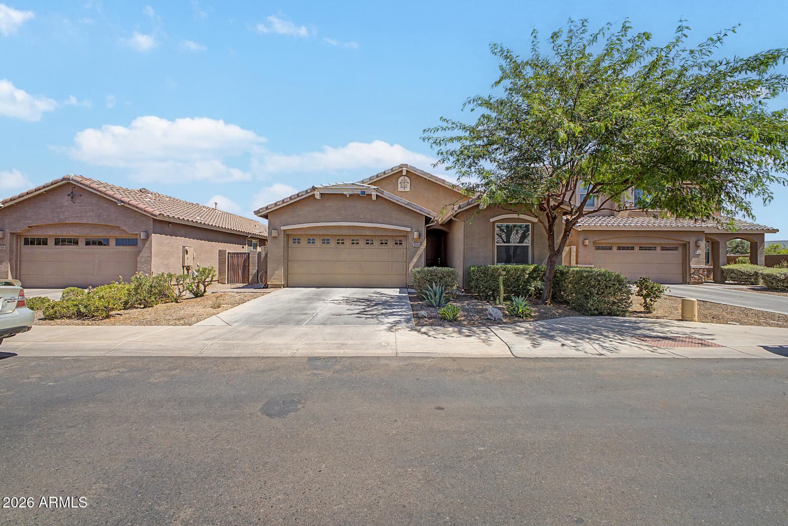 3414 W T RYAN Lane, Phoenix, AZ 85041 — photo 2 of 42