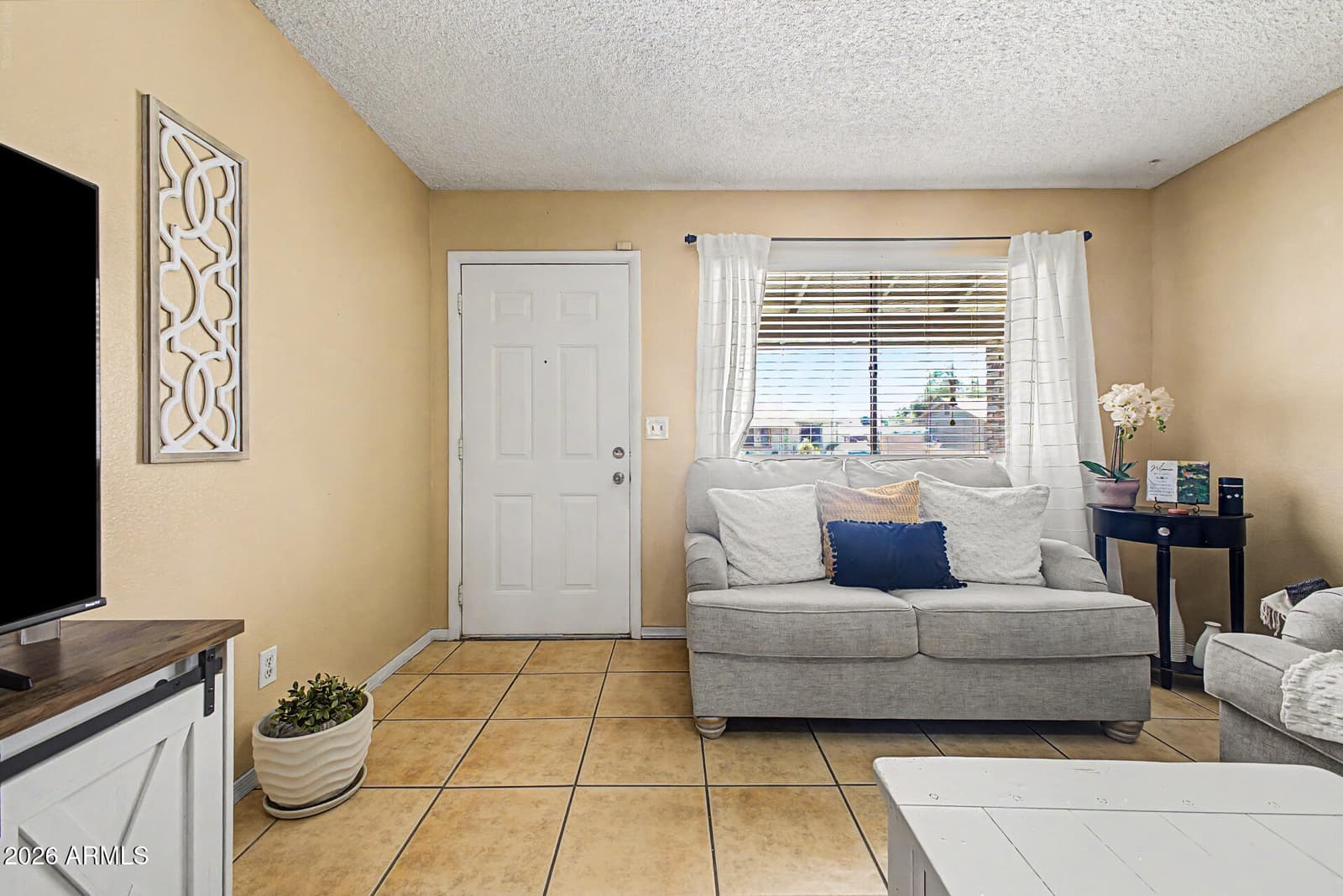 6908 W FILLMORE Street, Phoenix, AZ 85043 — photo 4 of 30