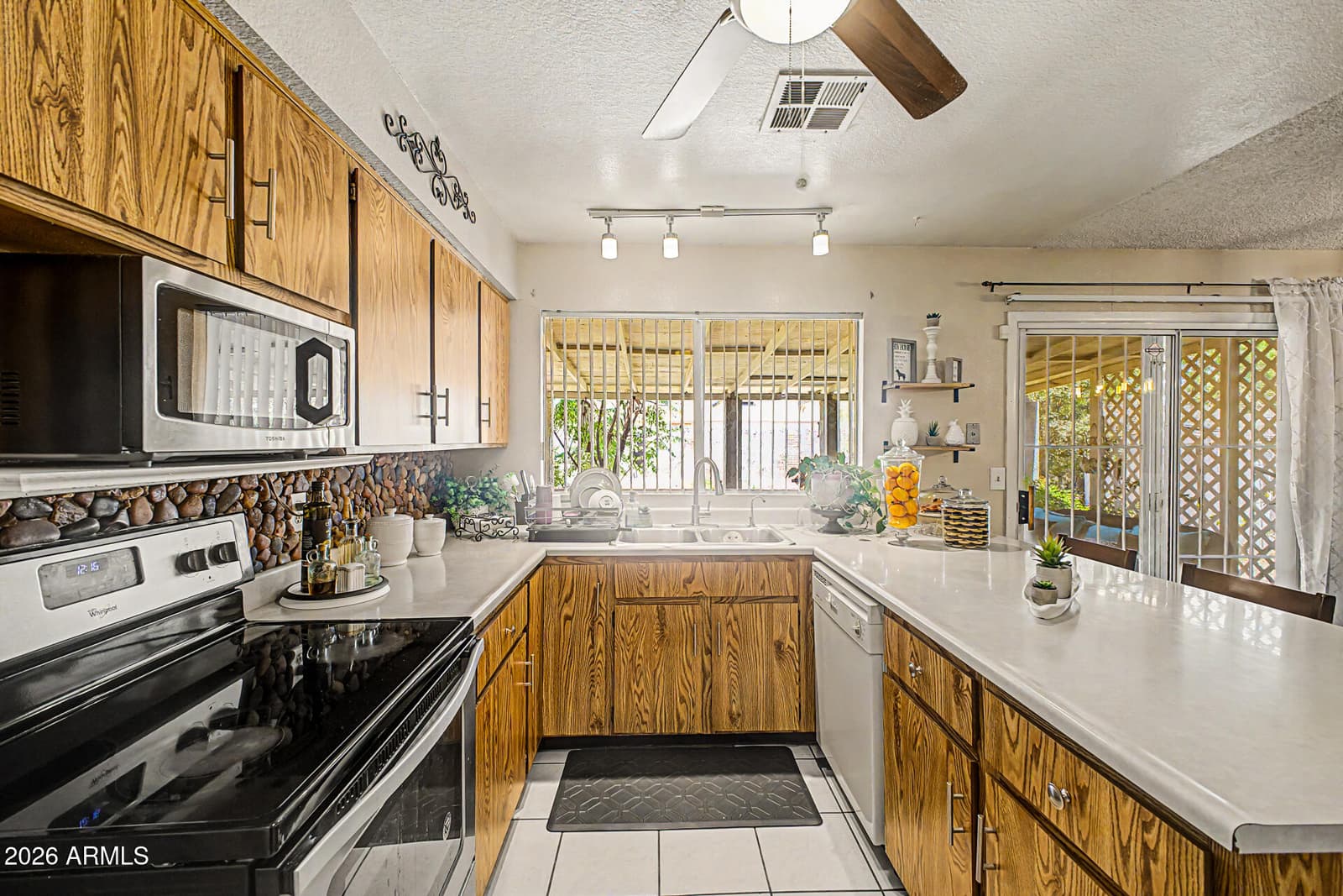 6908 W FILLMORE Street, Phoenix, AZ 85043 — photo 11 of 30