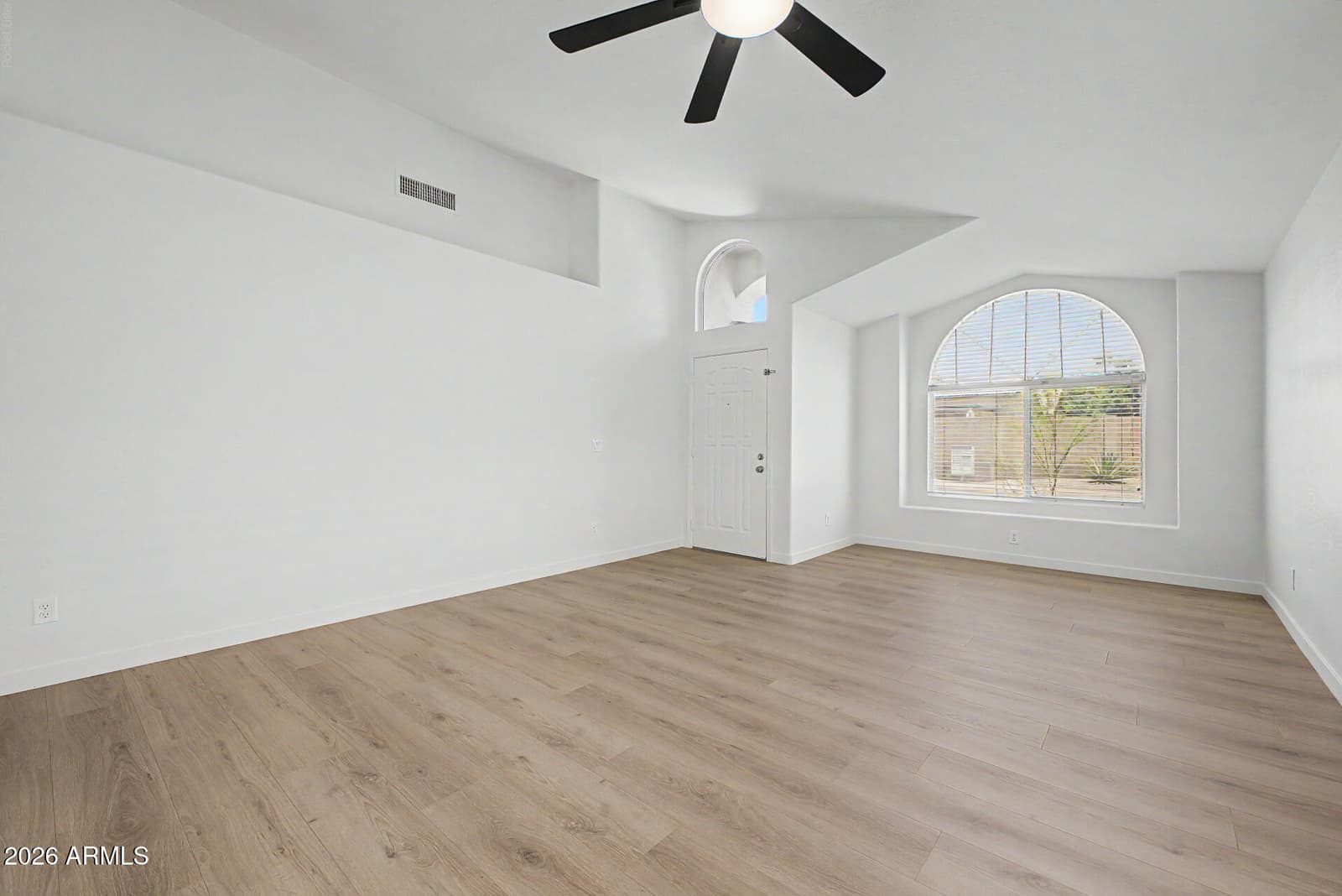 18618 N 21ST Street, Phoenix, AZ 85024 — photo 4 of 32