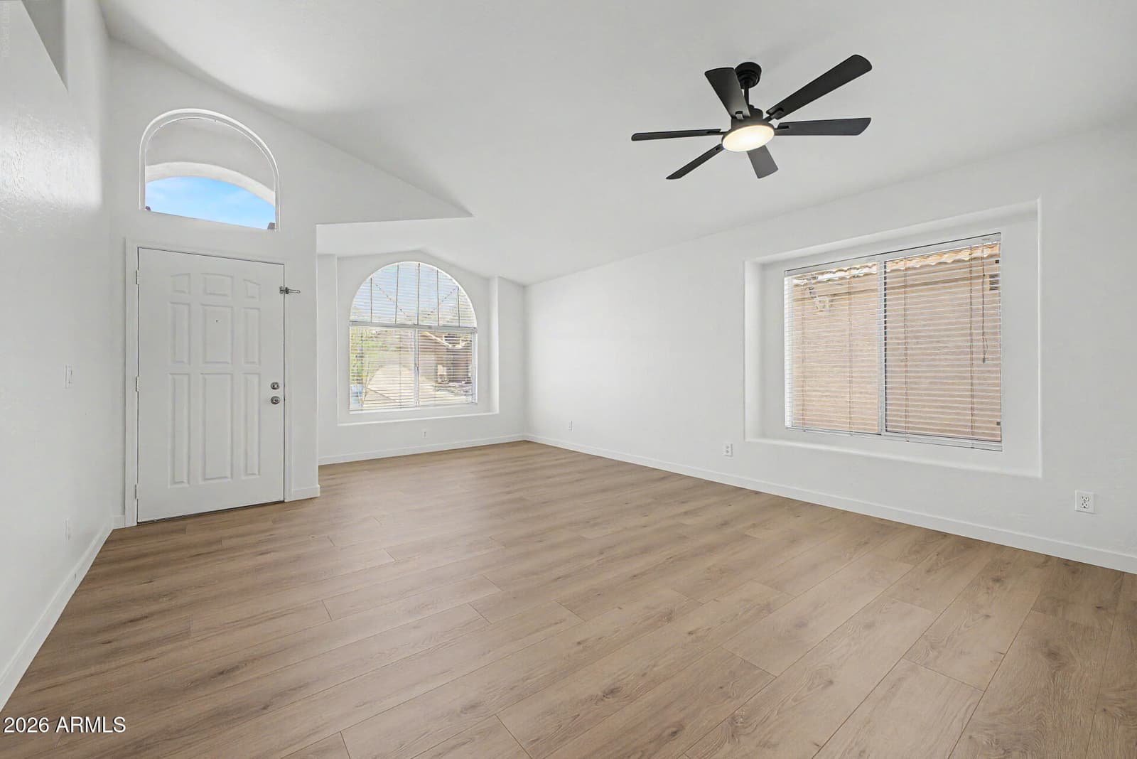 18618 N 21ST Street, Phoenix, AZ 85024 — photo 5 of 32