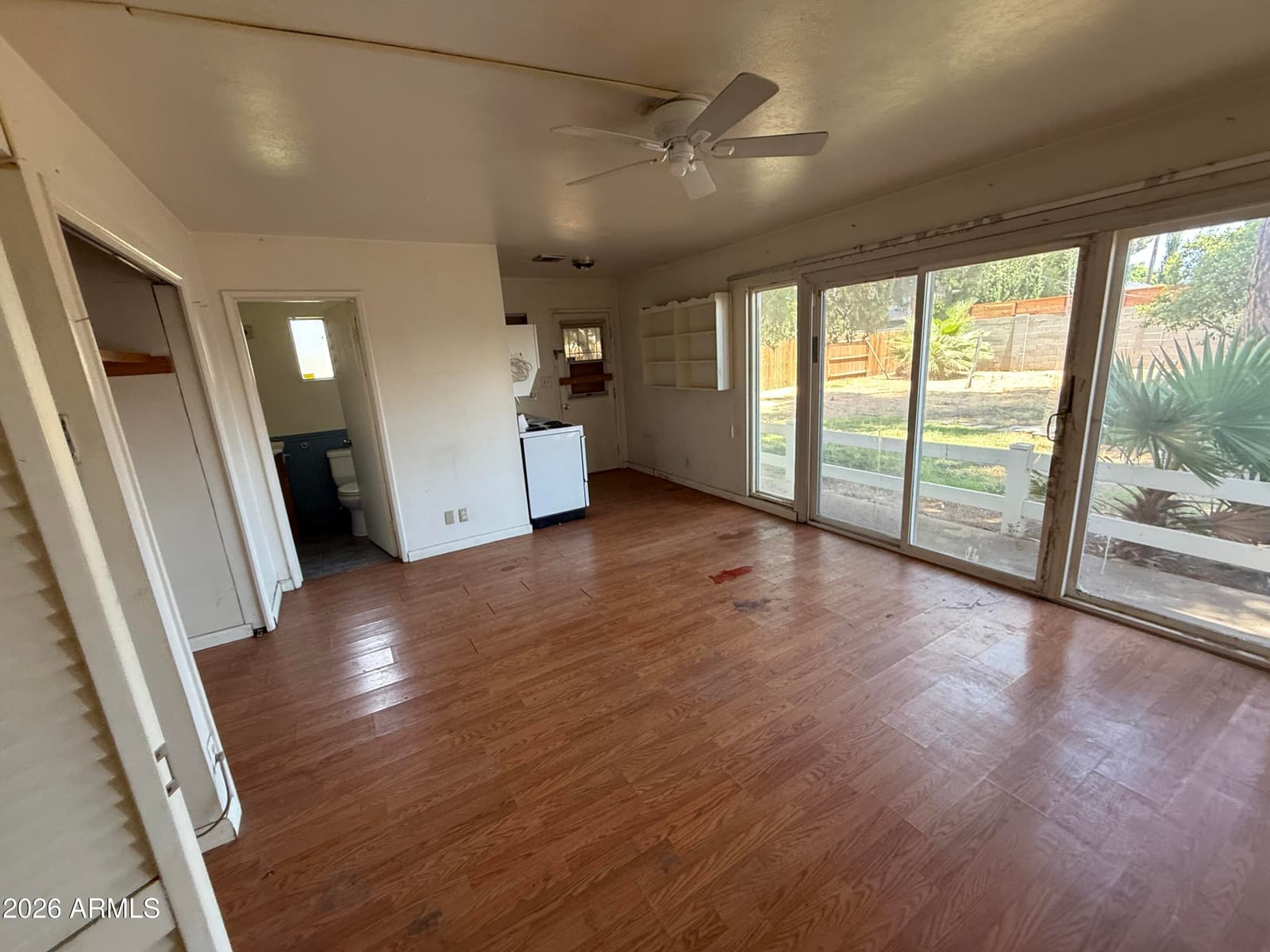 1112 W BETHANY HOME Road, Phoenix, AZ 85013 — photo 12 of 16