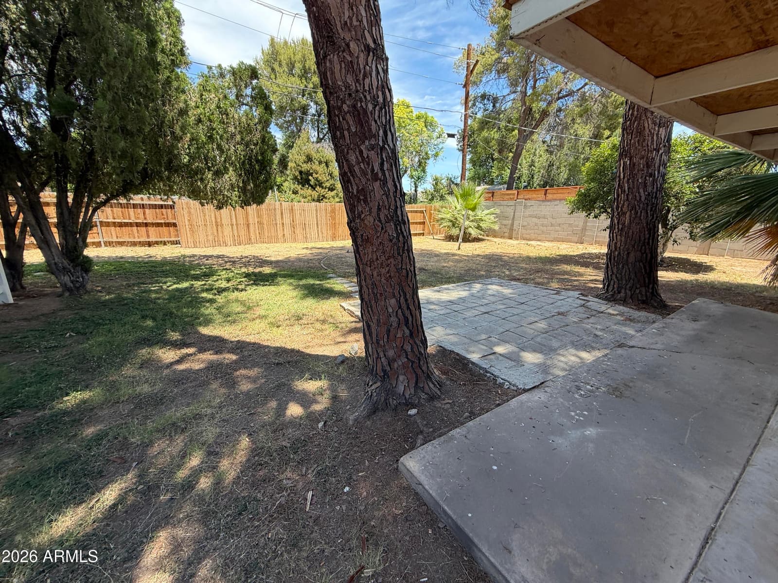 1112 W BETHANY HOME Road, Phoenix, AZ 85013 — photo 15 of 16