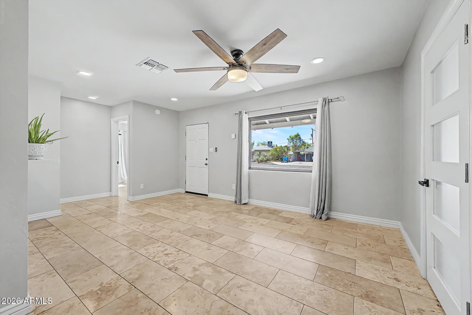 2214 E MONTEREY Way, Phoenix, AZ 85016 — photo 2 of 24