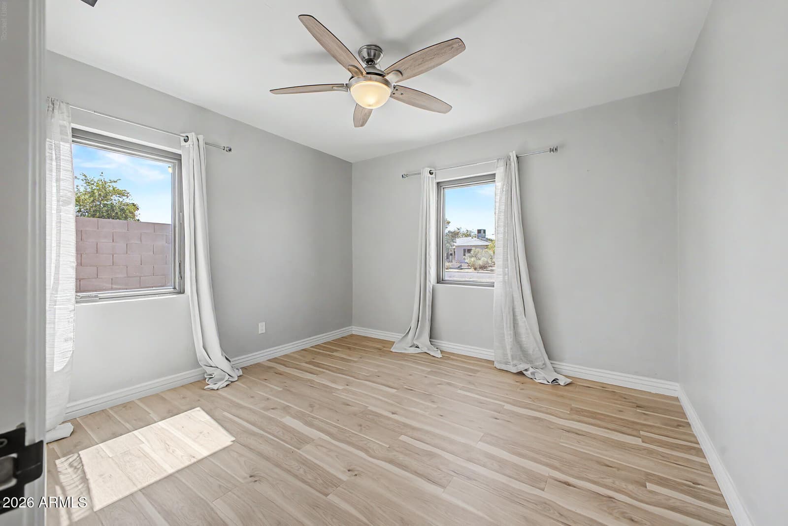 2214 E MONTEREY Way, Phoenix, AZ 85016 — photo 10 of 24